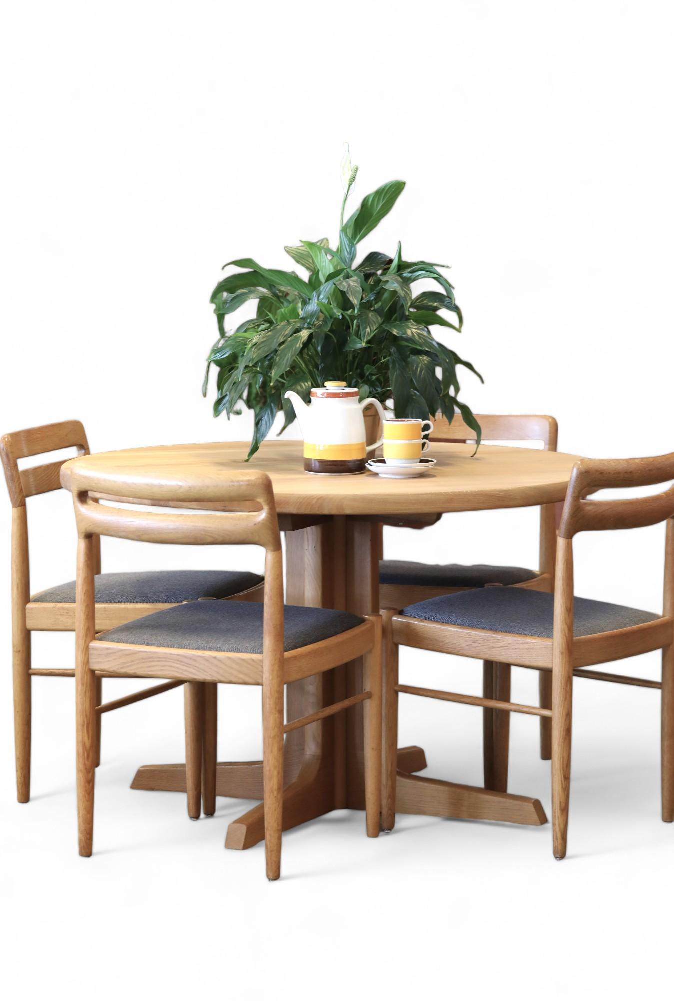 Oak Mid-Century Modern Extendable Dining Room Table by Niels Otto Møller Gudme 9