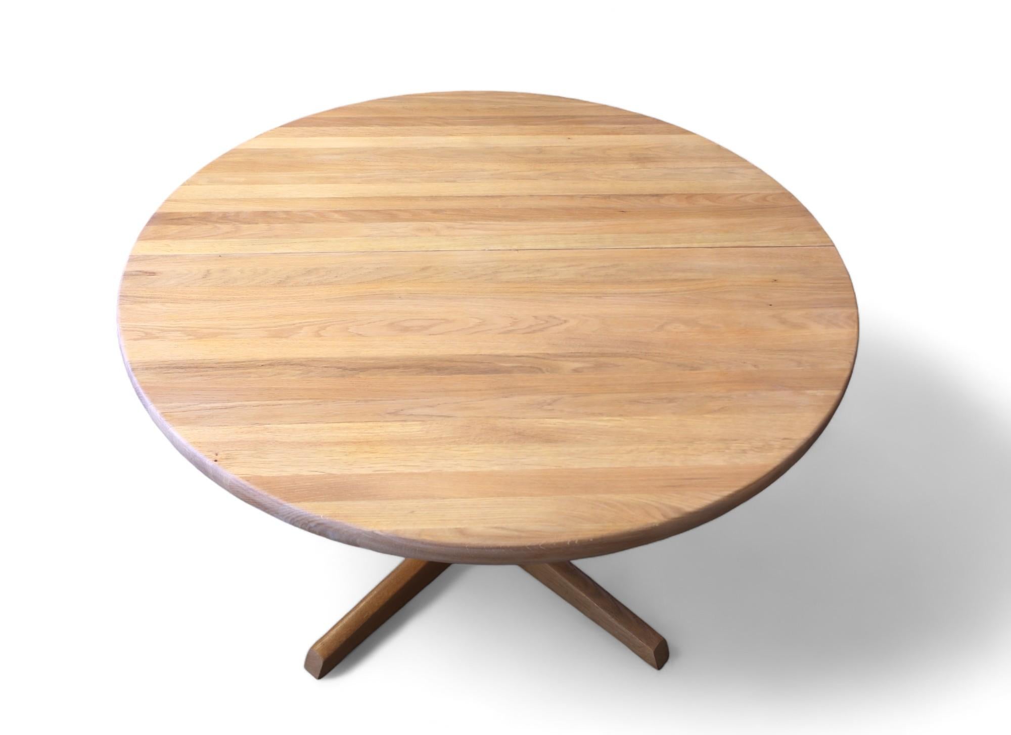 Scandinavian Modern Oak Mid-Century Modern Extendable Dining Room Table by Niels Otto Møller Gudme