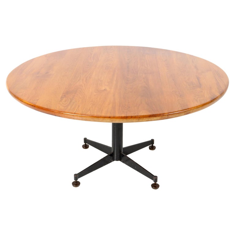 Oak MidCentury Modern Round Dining Room Table by Architect Bart van Kasteel For Sale at 1stDibs