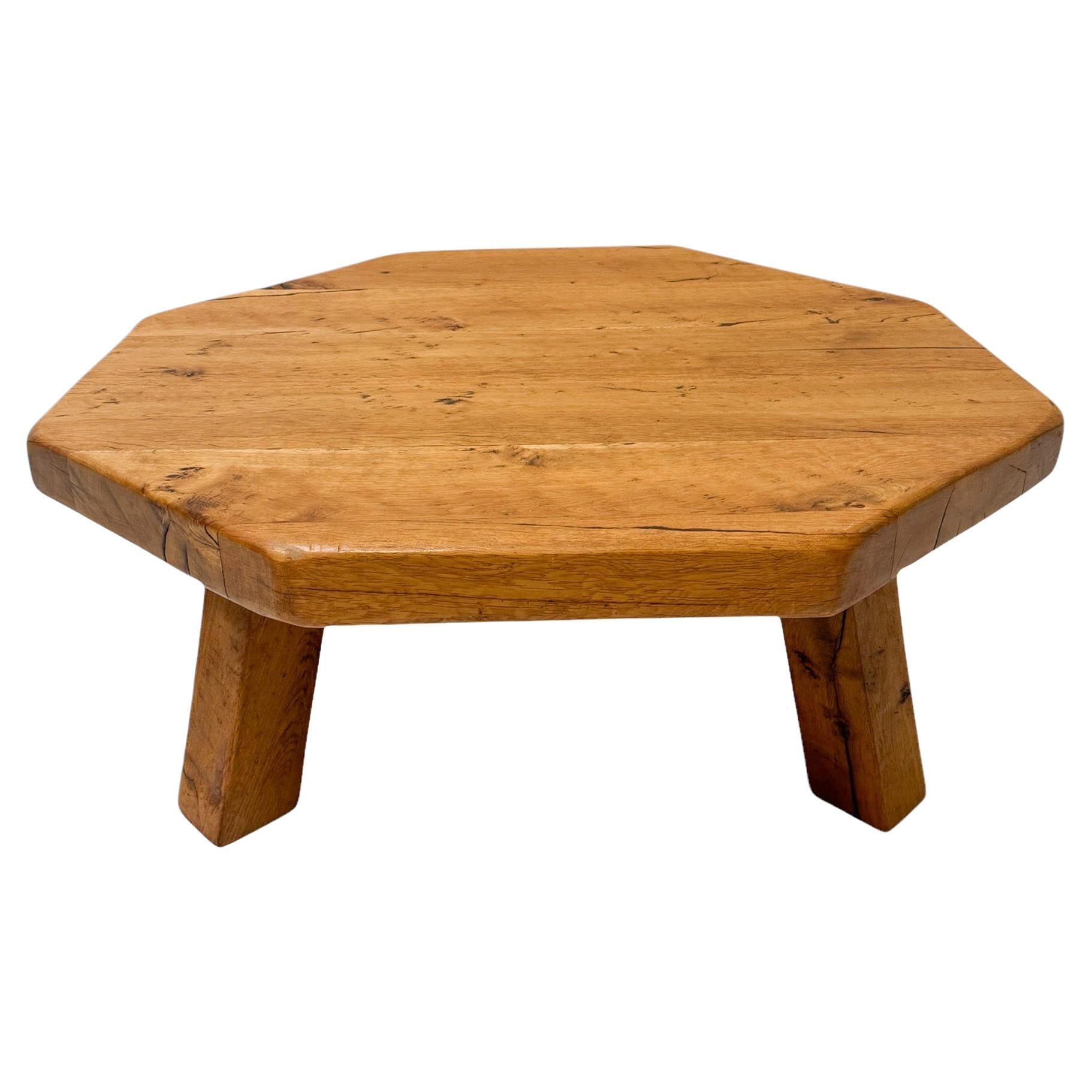 Rustikaler brutalistischer runder Couchtisch aus Eiche, Mid-Century Modern, 1960er Jahre