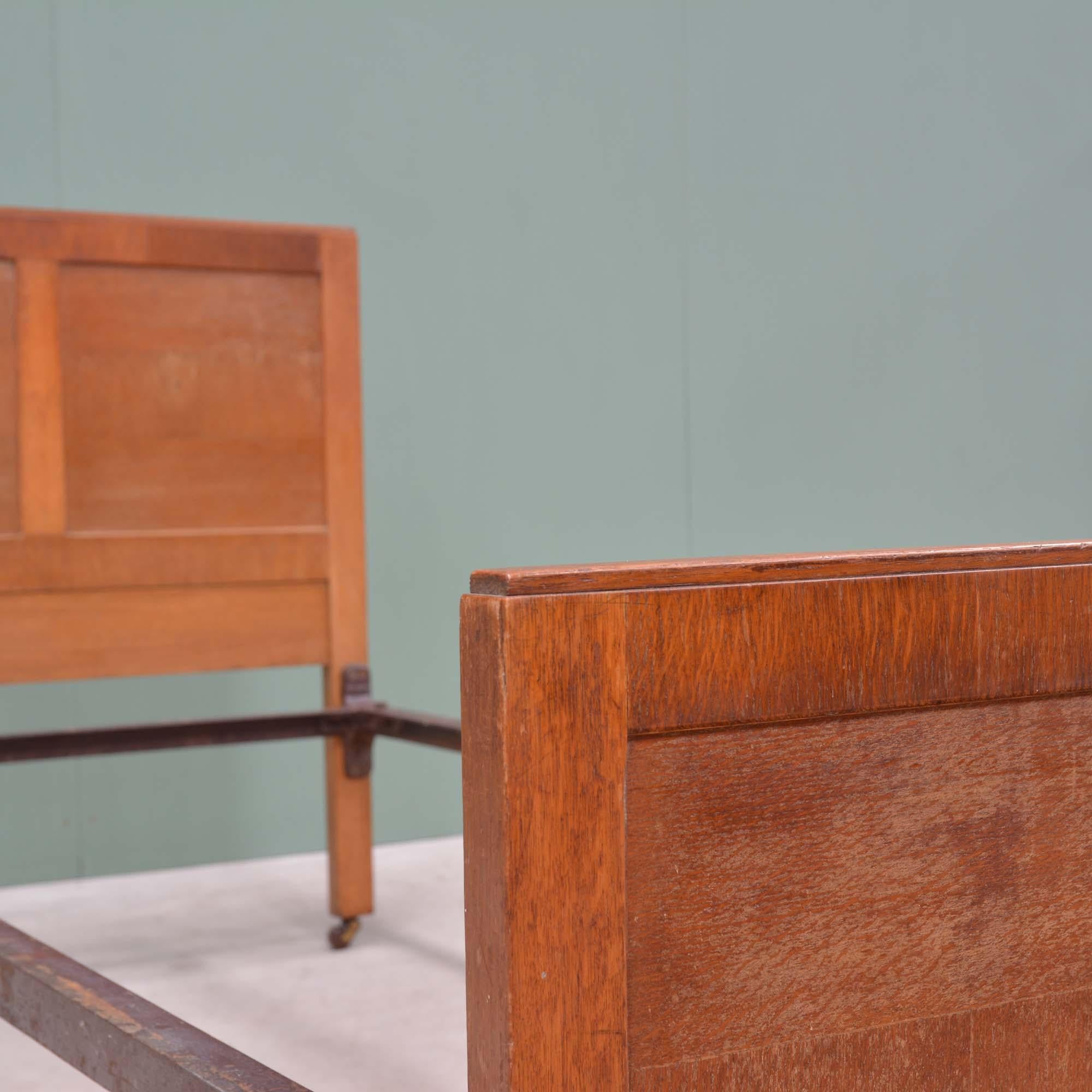 Oak mid century single bed in the manner of Heals For Sale 1