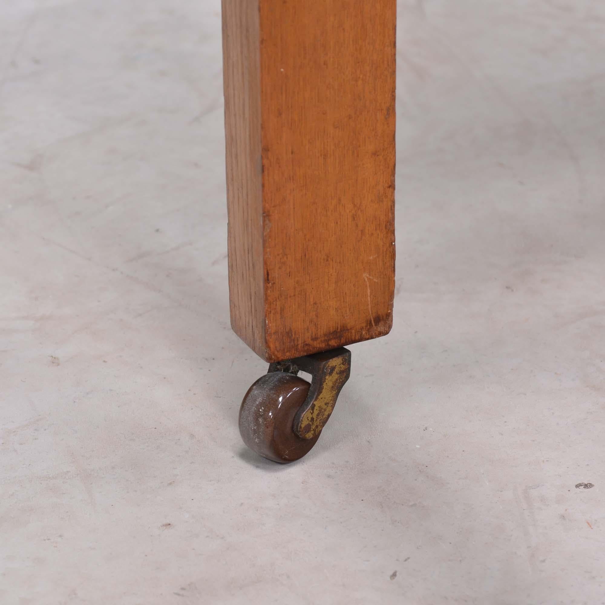 Oak mid century single bed in the manner of Heals For Sale 4