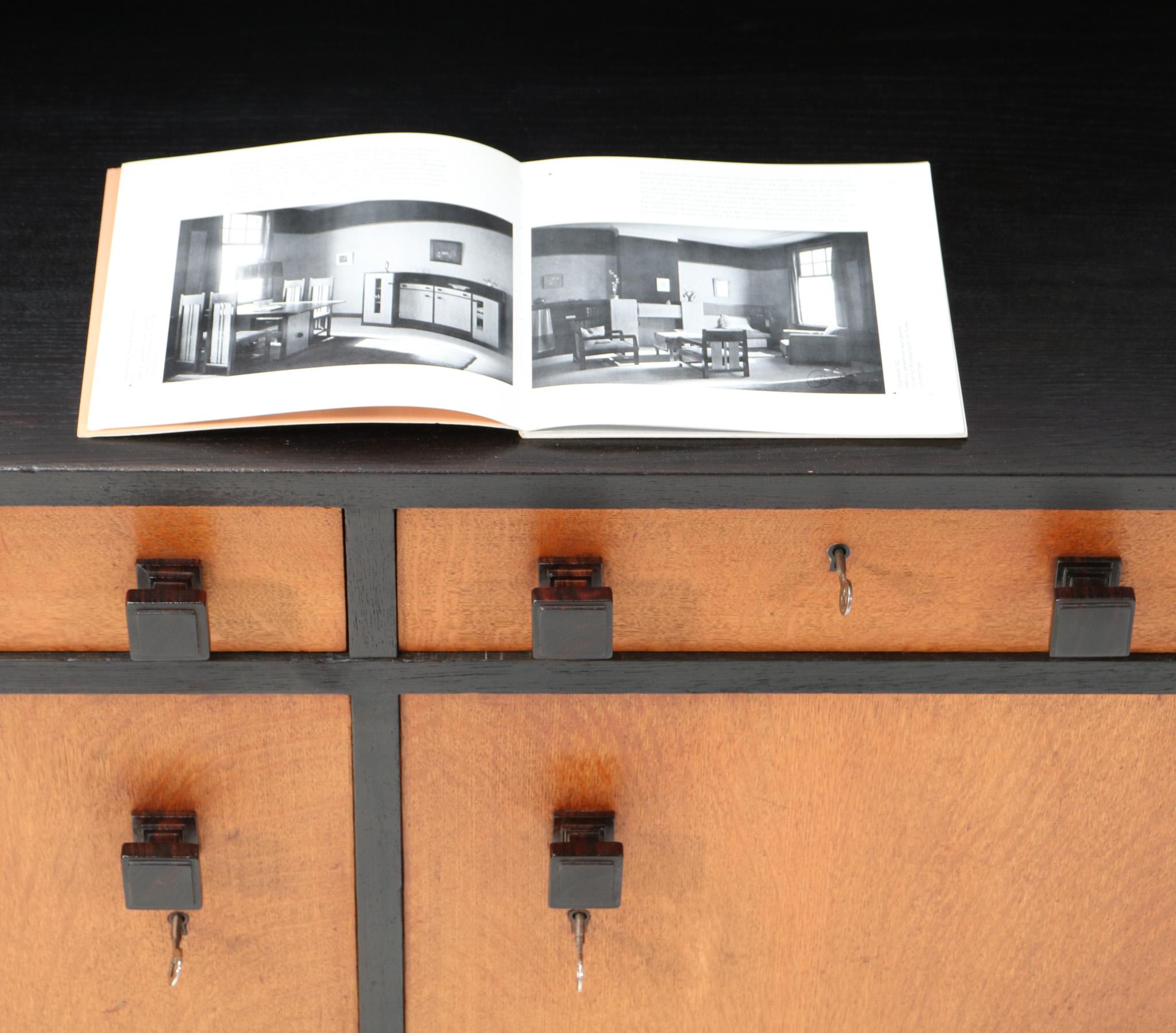 Enfilade ou crédence Art déco moderniste en chêne par Cor Alons, 1927 en vente 4