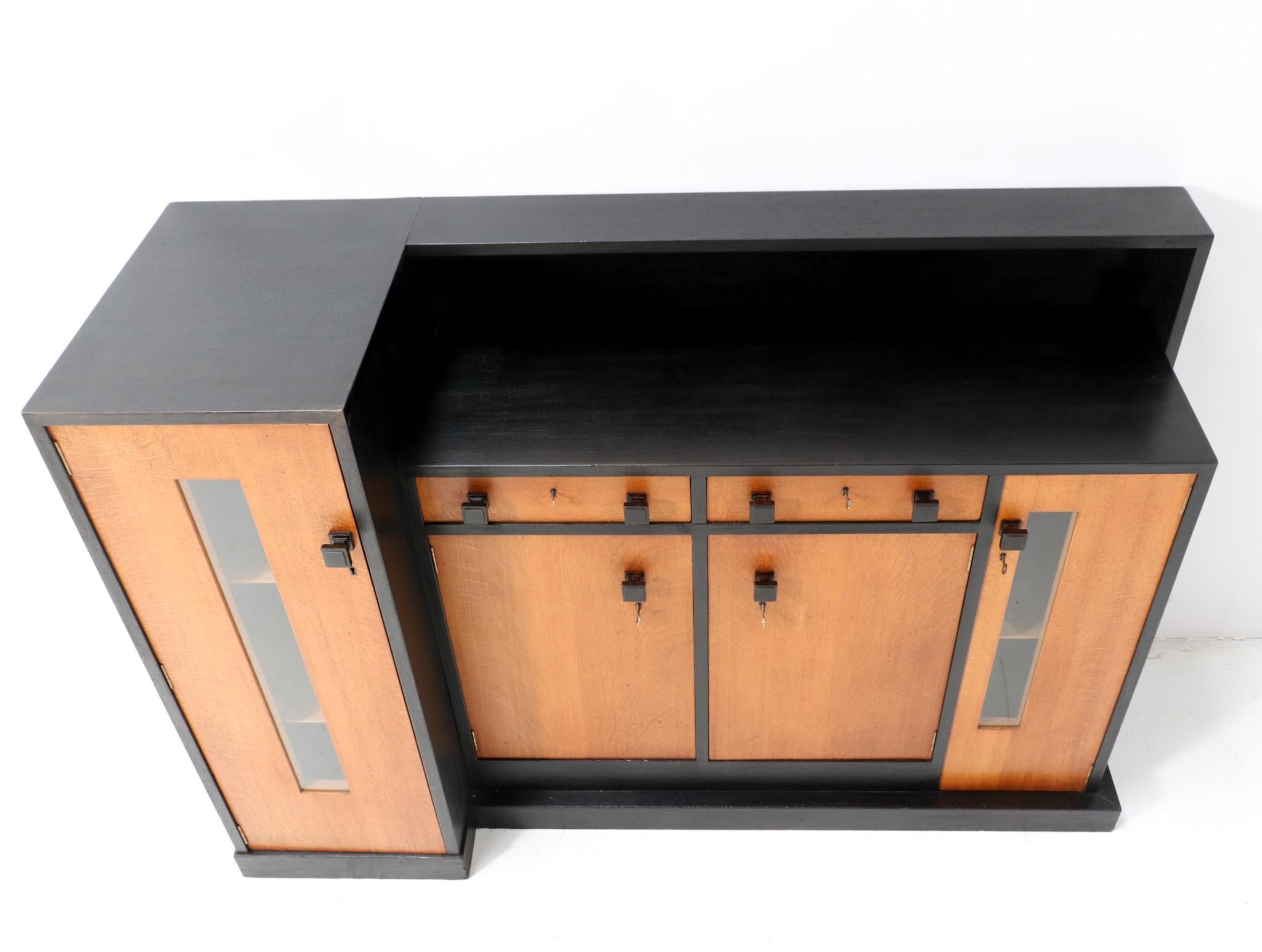 Enfilade ou crédence Art déco moderniste en chêne par Cor Alons, 1927 en vente 2