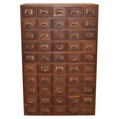 Armoire à catalogues de bibliothèque à tiroirs multiples en chêne, moderne du milieu du siècle dernier