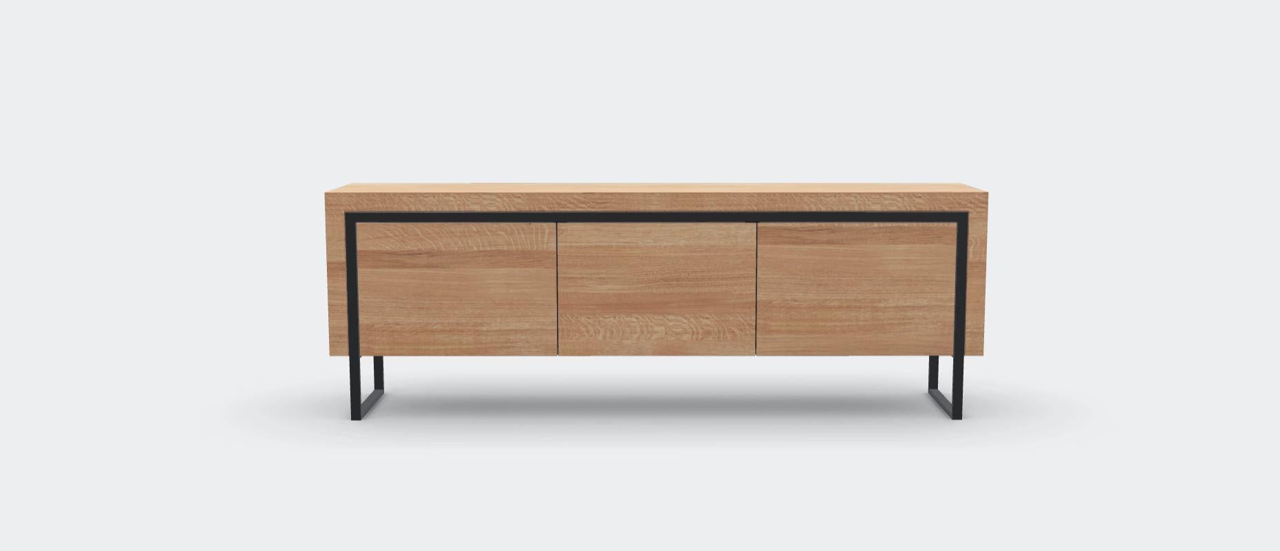 Credenza Oak Nature Offset M di Milla & Milli
Firmato da Maša Vukmanović, Jelena Lukač Kirš, Jakov Šrajer
Dimensioni: L 200 x P 42 x H 70 cm 
Materiali: Oak Nature, Metallo nero. 


Credenza Offset:
La credenza è un altro bellissimo esempio dello
