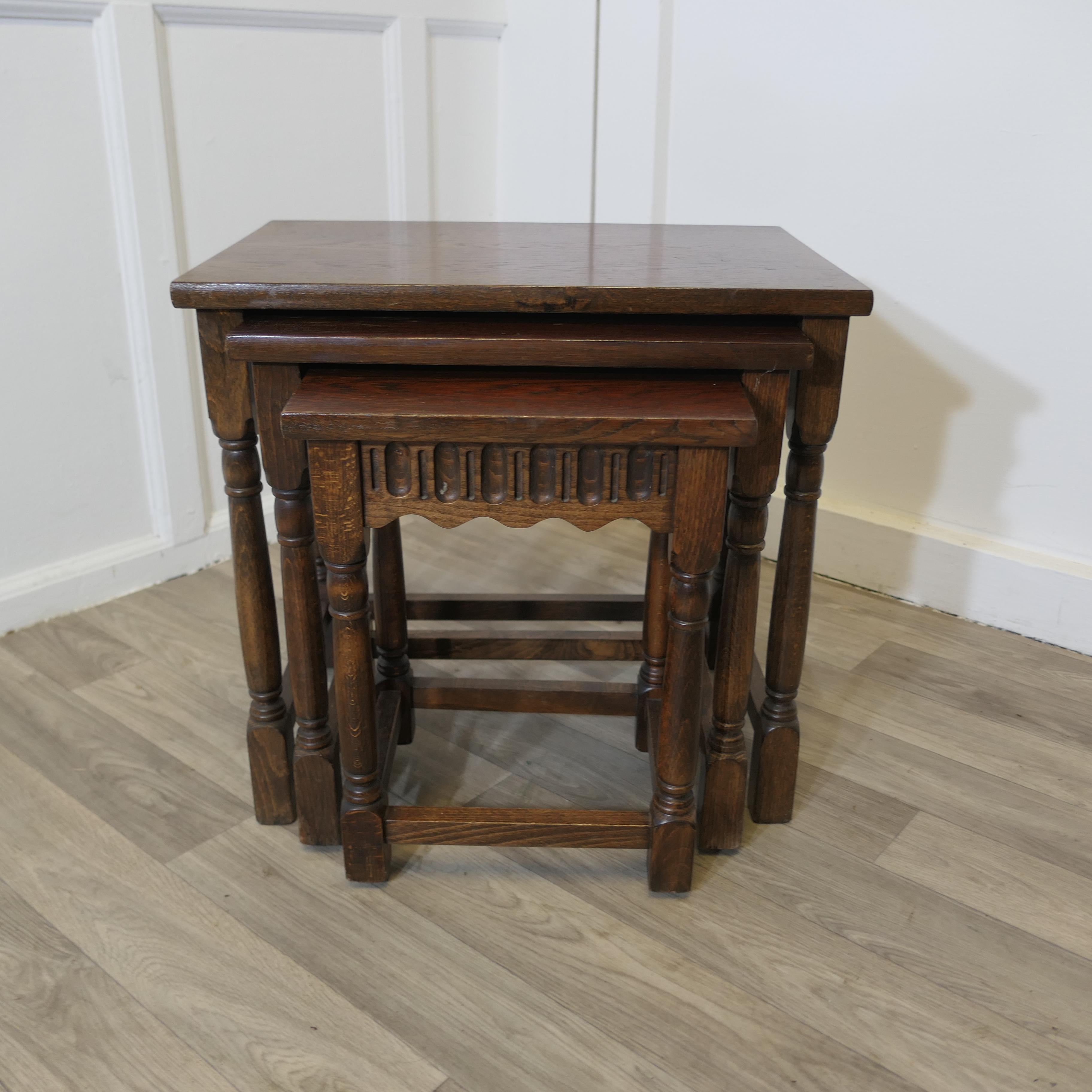 Oak Nest Of Tables  This is a Good-looking set of Country Oak tables For Sale 2