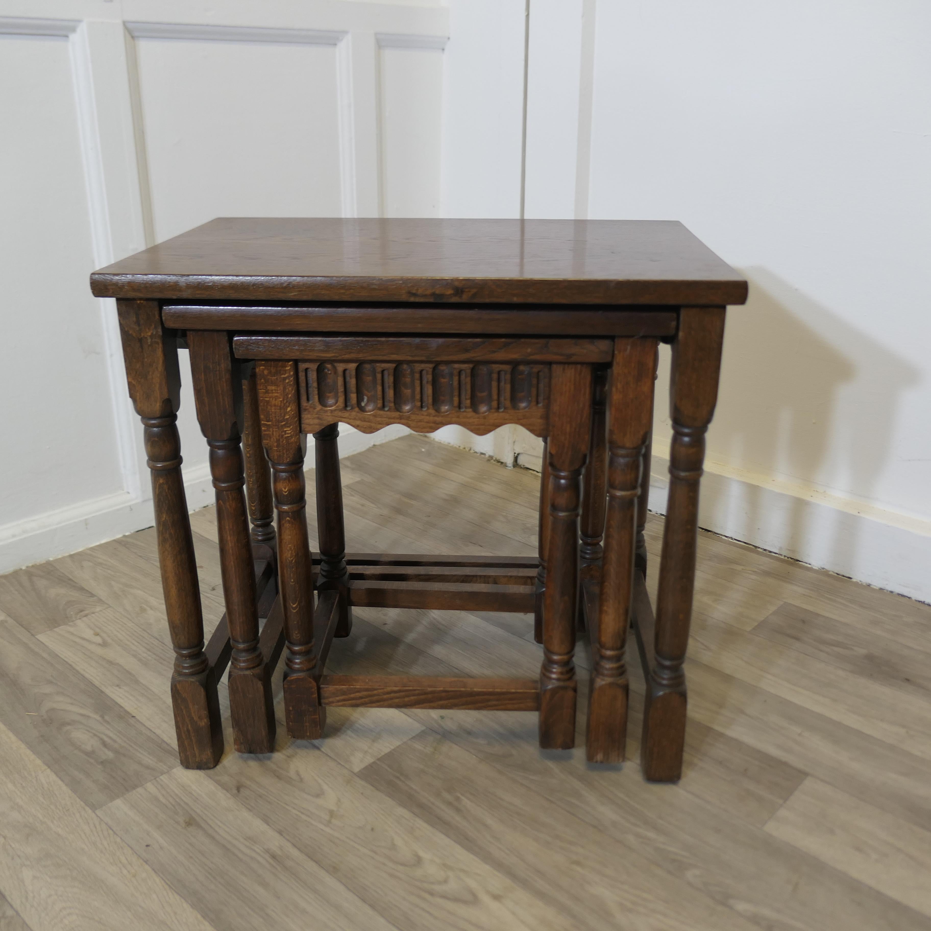 Oak Nest Of Tables  This is a Good-looking set of Country Oak tables For Sale 3