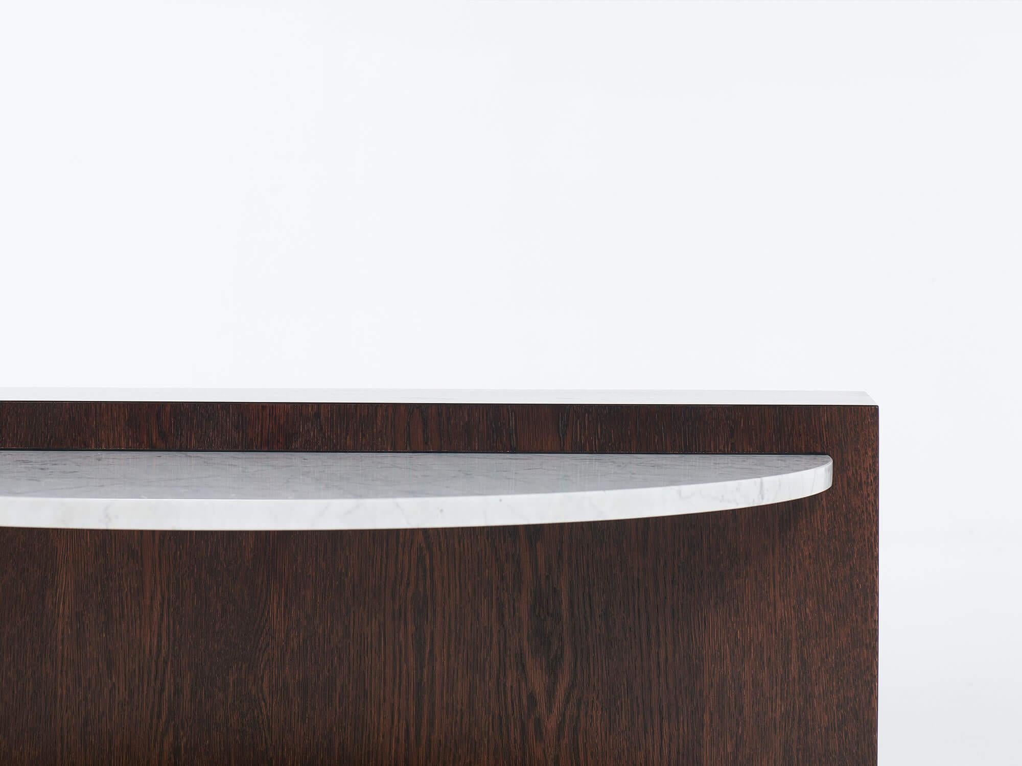 Tavolino Oak Noir Brass Calacata Vagli Supreme di Milla & Milli In condizioni Nuovo in vendita a Geneve, CH