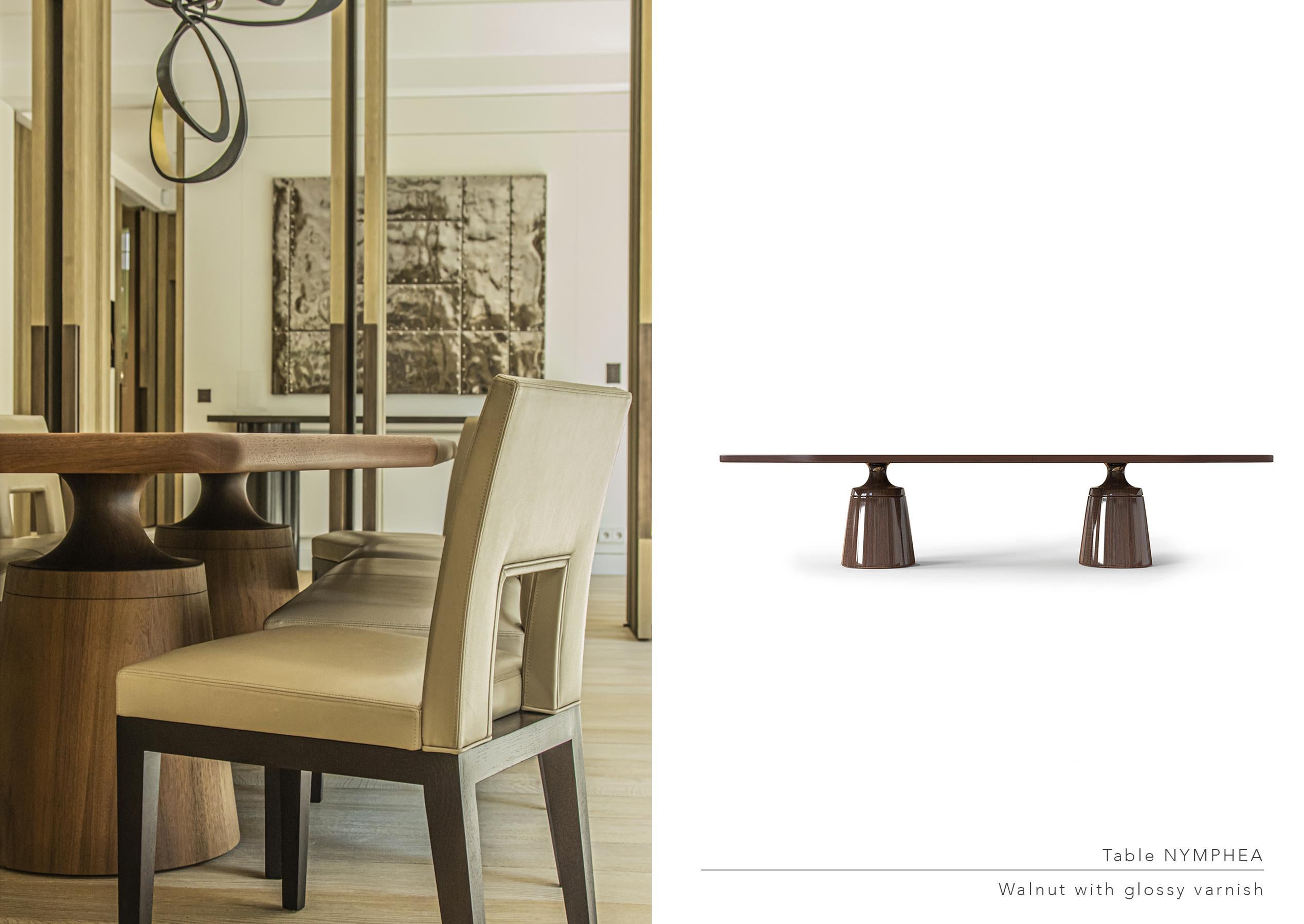 Peint Table Nymphea en chêne avec rallonge par LK Edition en vente
