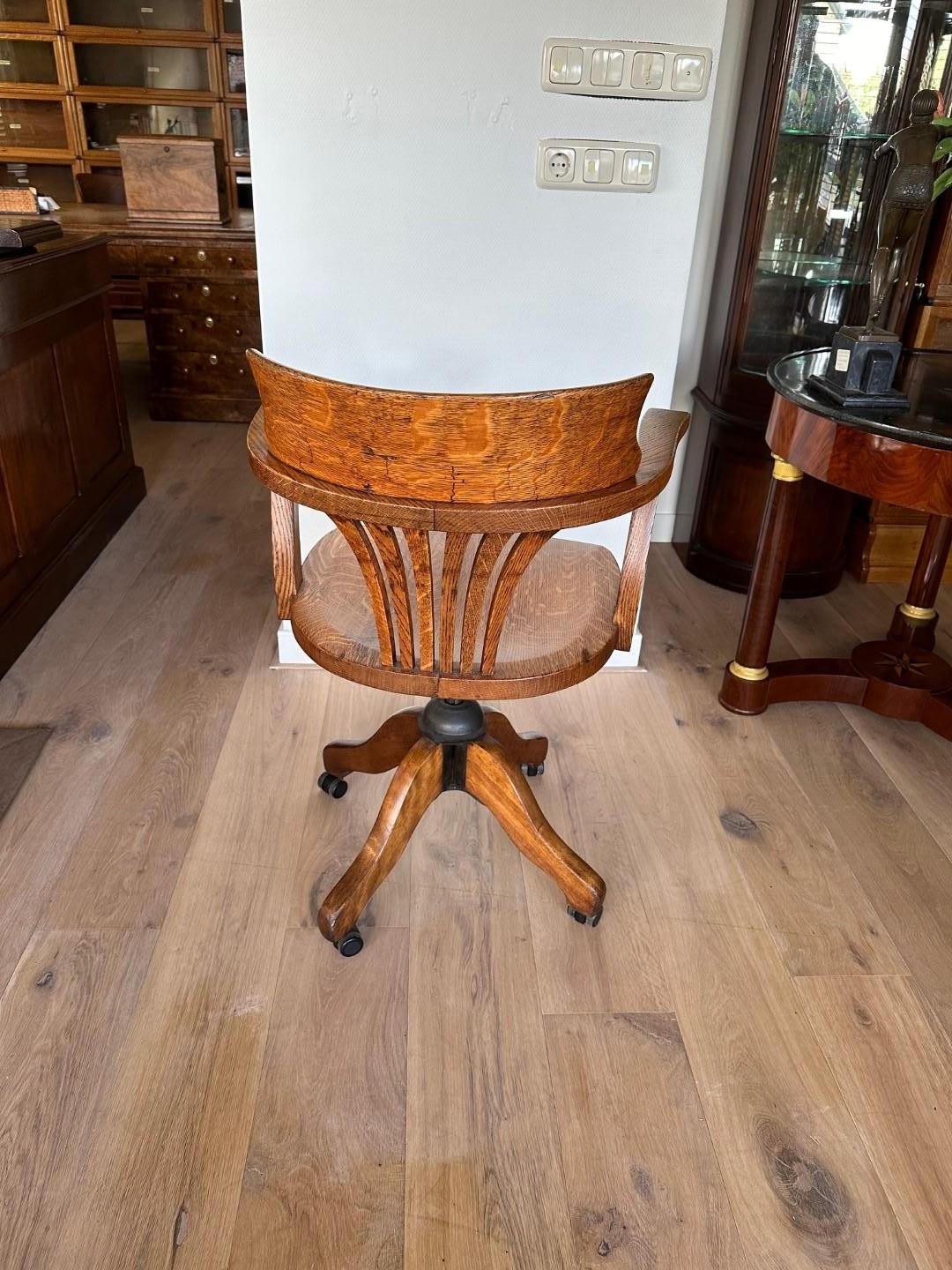 Early 20th Century oak office chair For Sale