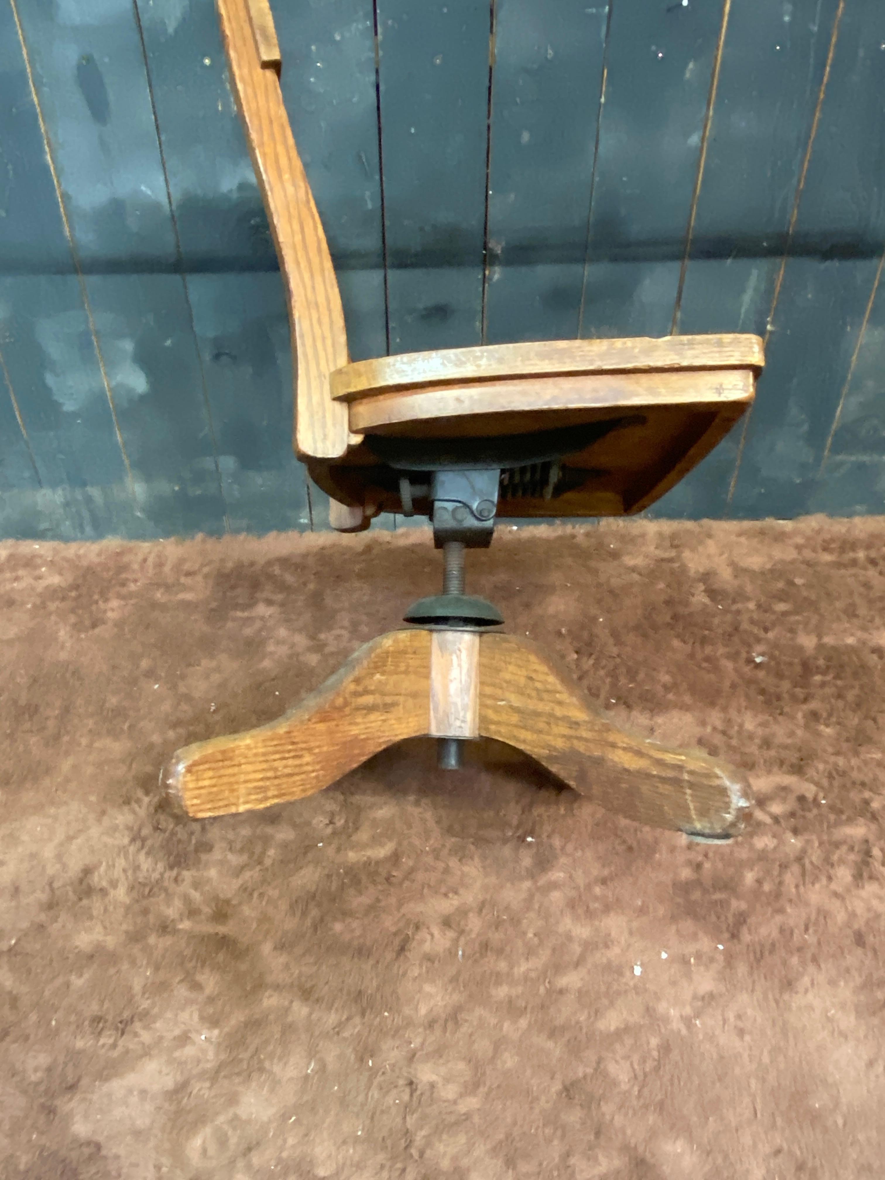 Sedia da ufficio in Oak, girevole e regolabile in altezza, CIRCA 1930 in vendita 1