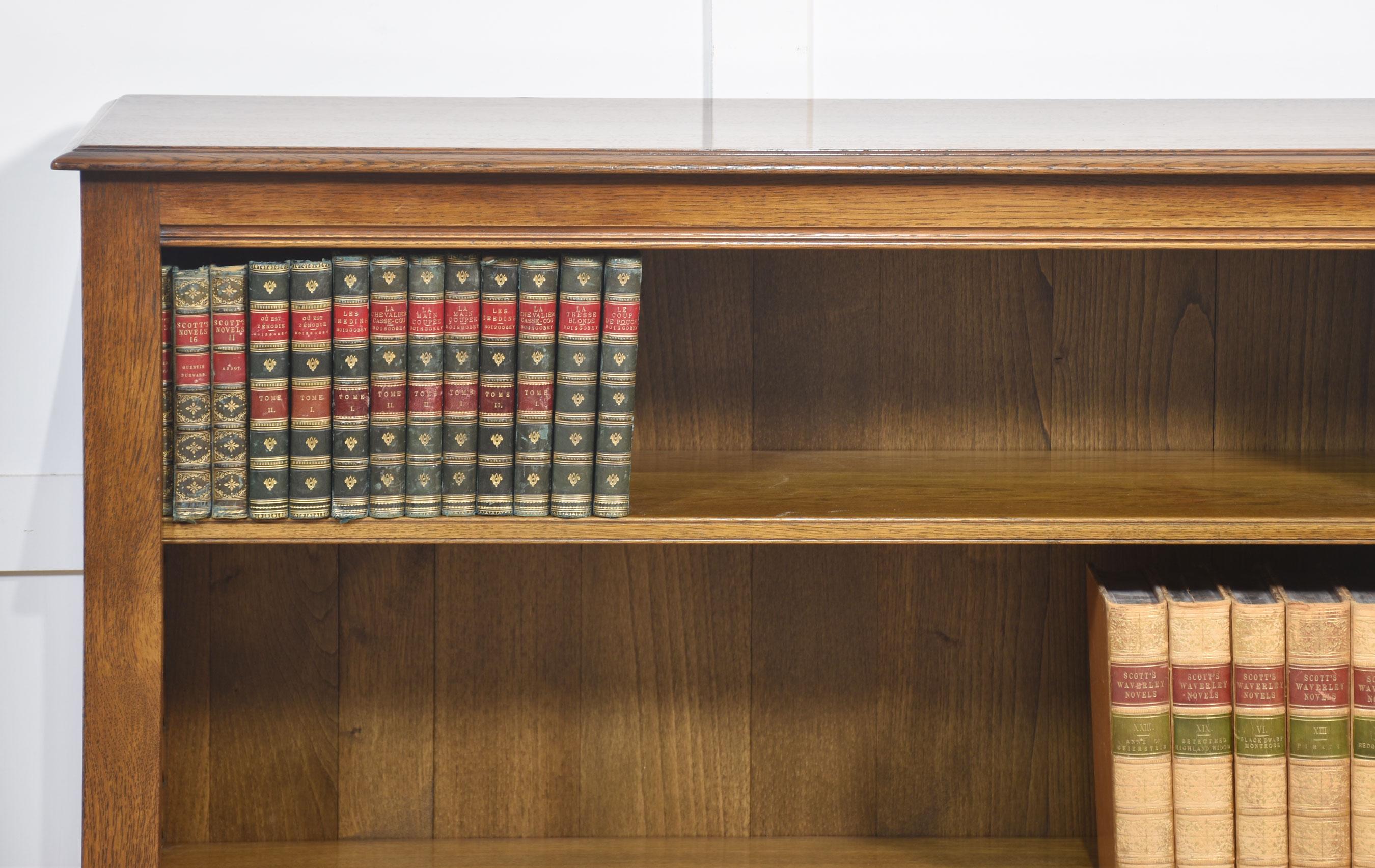 Britannico Librerie a giorno Oak in vendita
