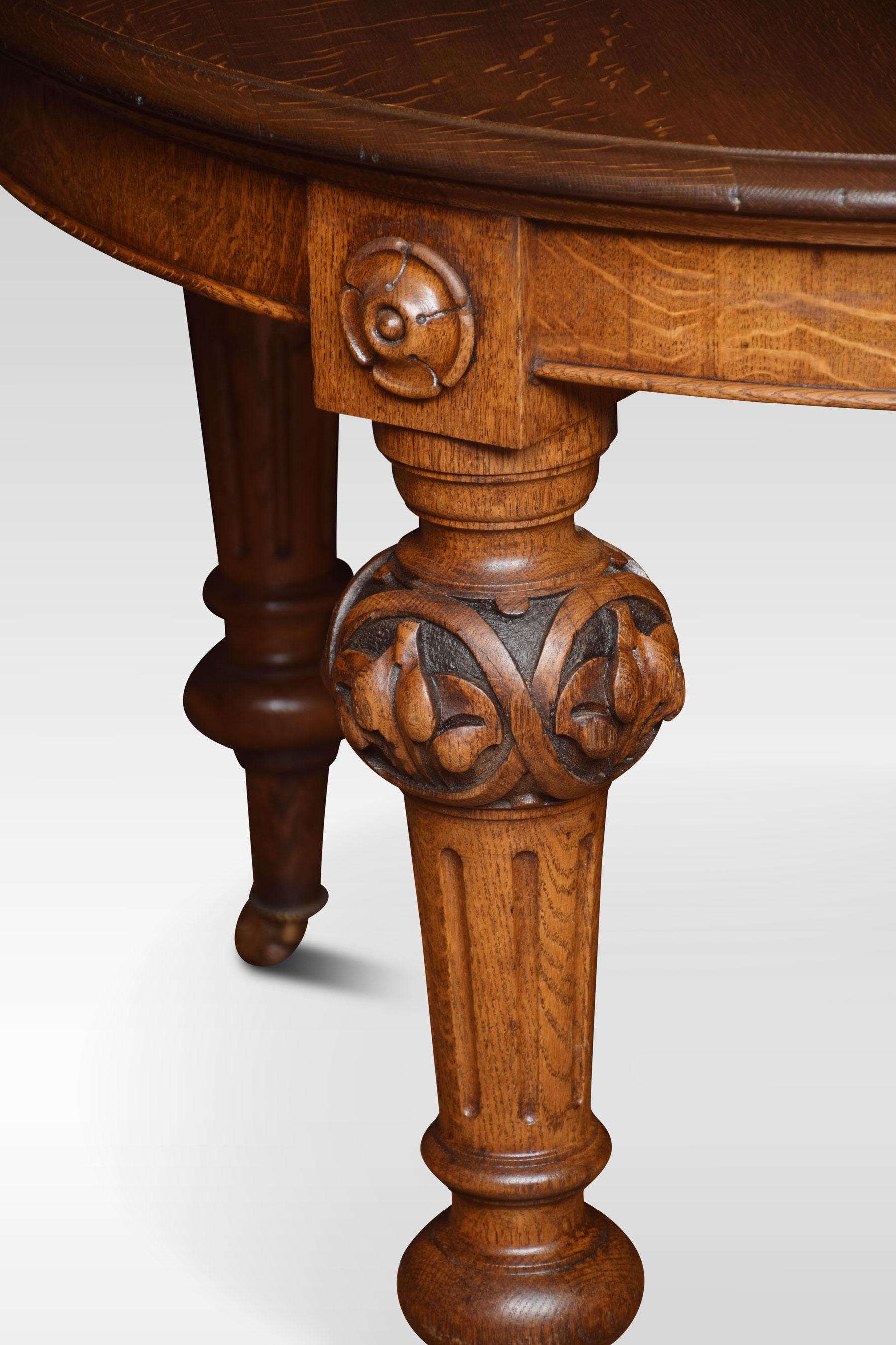 Oak Oval Extending Dining Table In Good Condition In Cheshire, GB