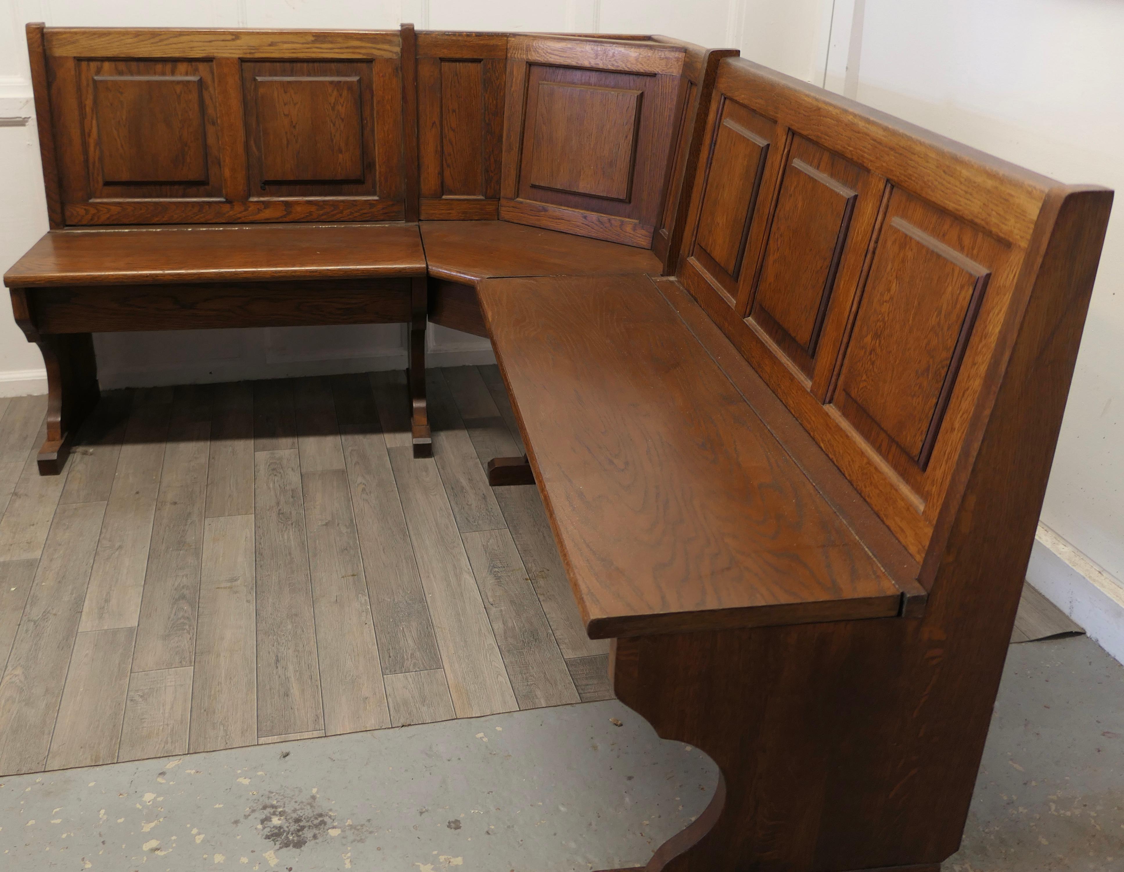 Oak Panelled Pub Corner Settle or Kitchen Bench In Good Condition In Chillerton, Isle of Wight