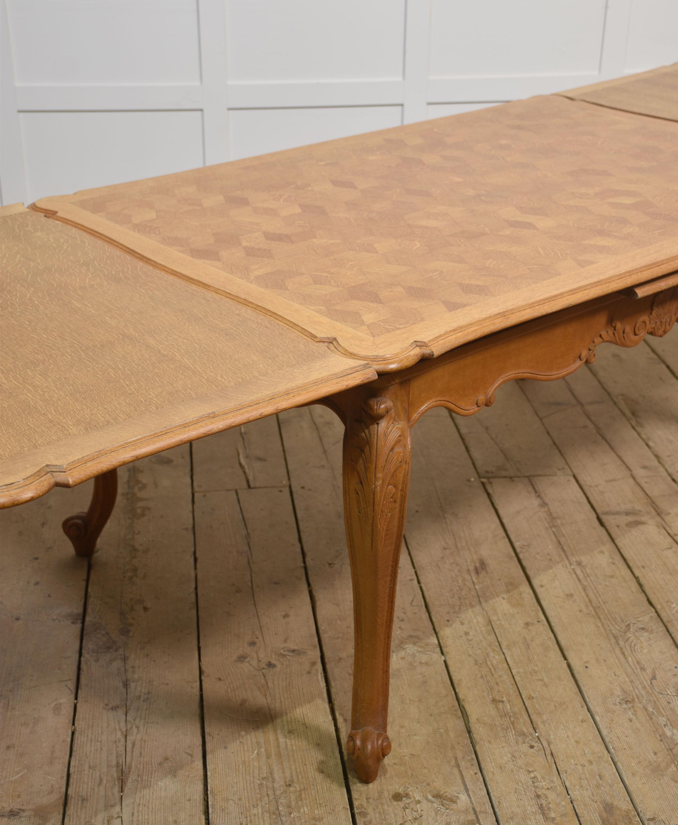 Oak Parquetry draw leaf table In Good Condition For Sale In Cheshire, GB