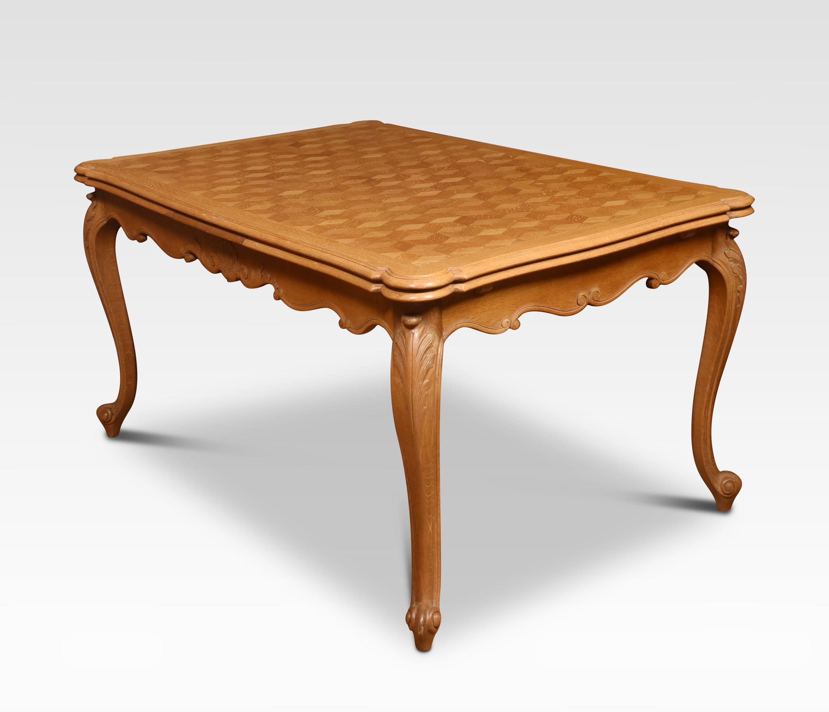 20ième siècle Table à tiroirs en parqueterie de chêne en vente