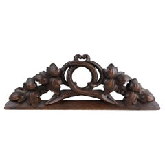 Antique Oak pediment with hand-carved oak leaves around a wreath, France ca. 1850