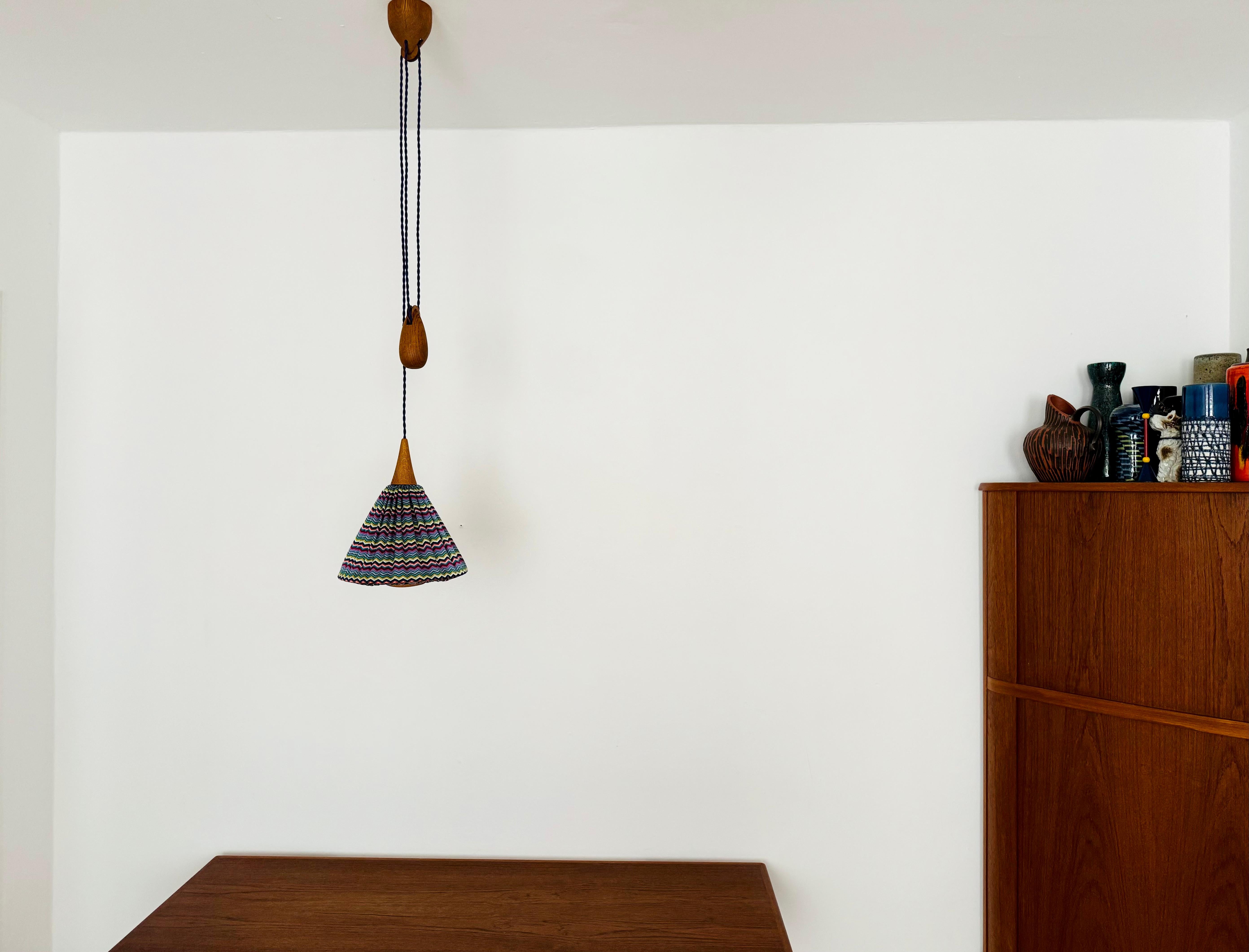 Svedese Lampada a sospensione in Oak con contrappeso di Uno & Östen Kristiansson in vendita