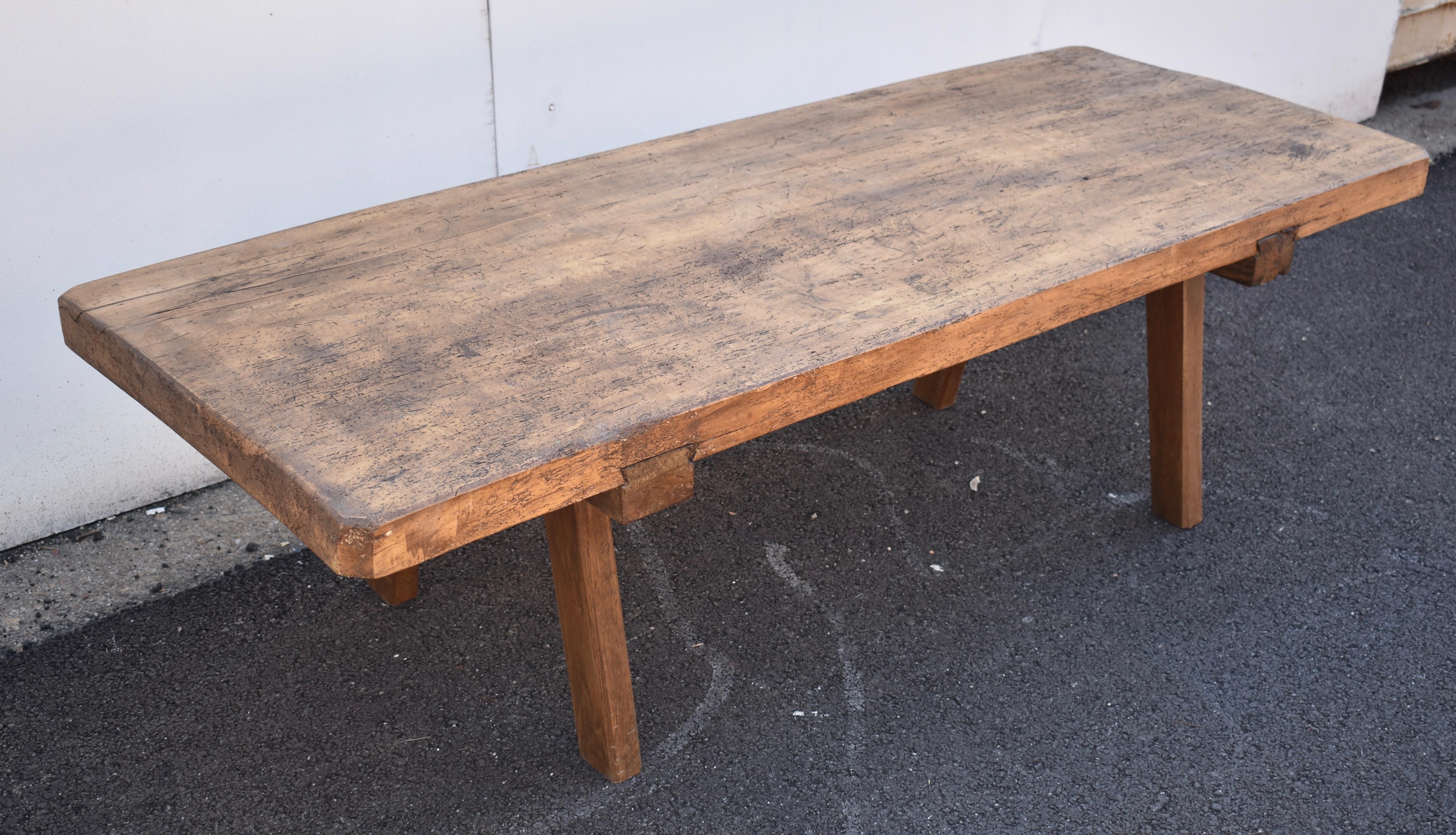 Ungherese Oak Pig Bench Butcher's Block Coffee Table, Dated 1954