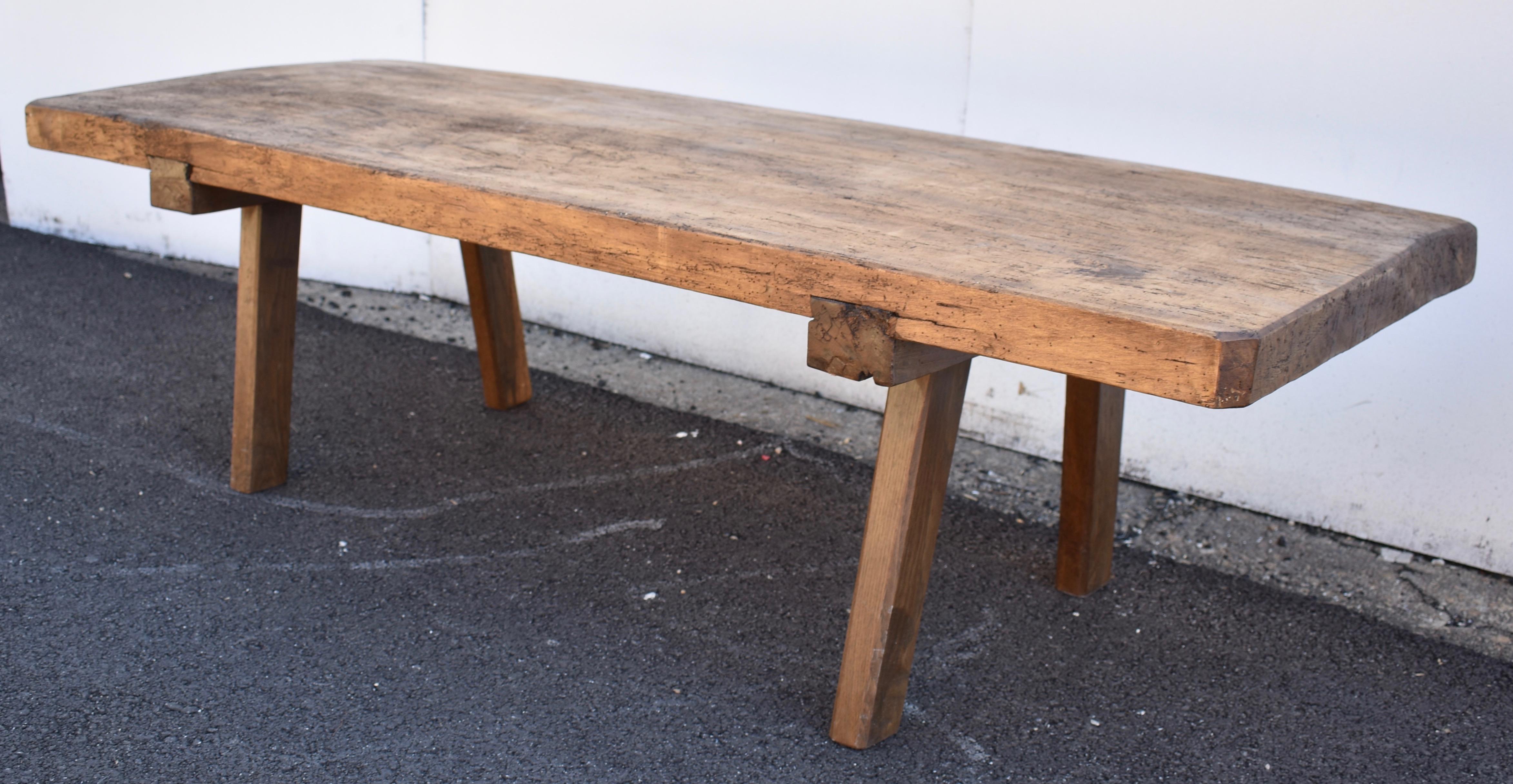 Oak Pig Bench Butcher's Block Coffee Table, Dated 1954 In condizioni buone a Baltimore, MD