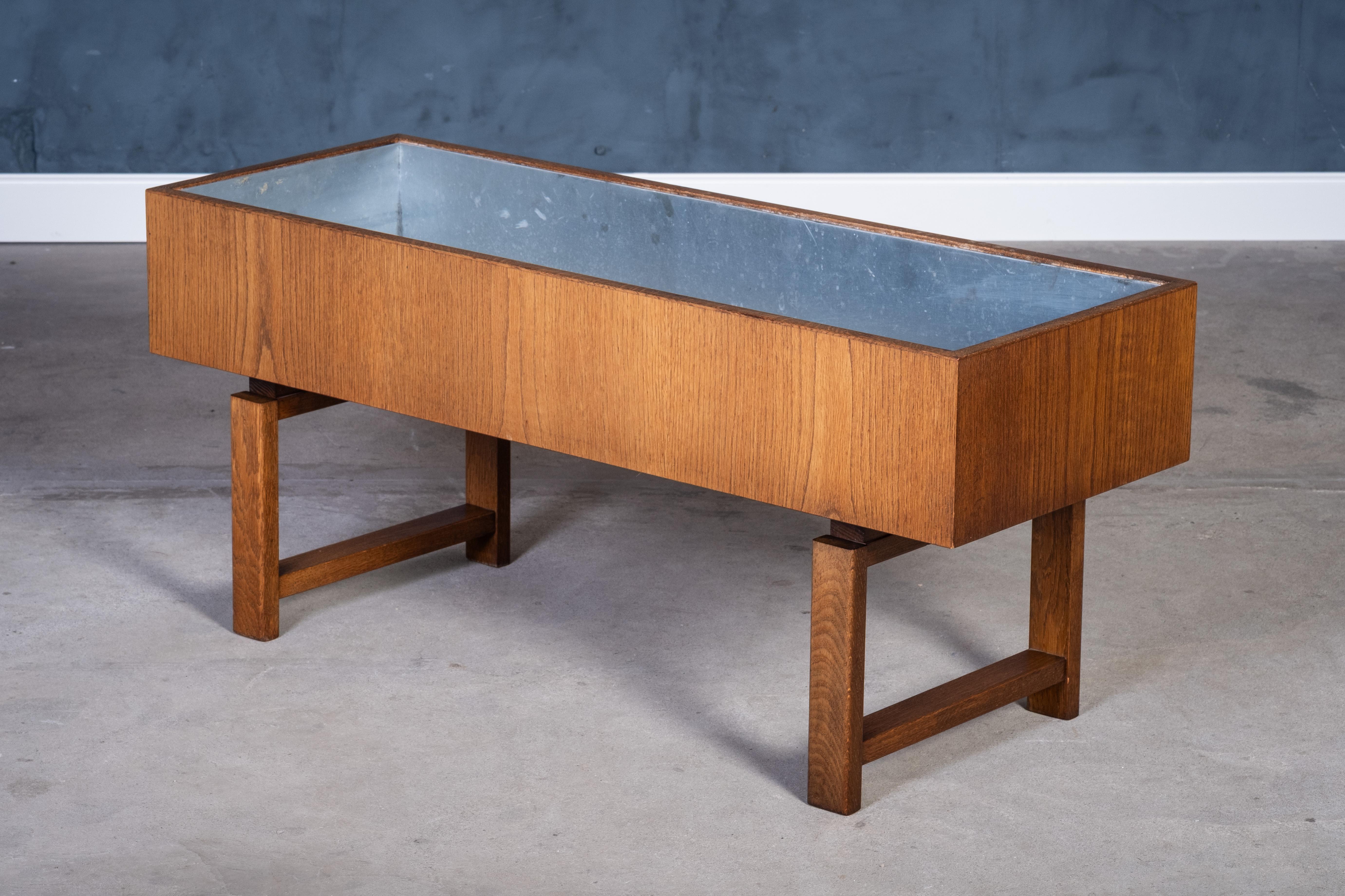 Mid-Century Modern Oak Planter with Zinc Liner, Denmark, 1960s For Sale