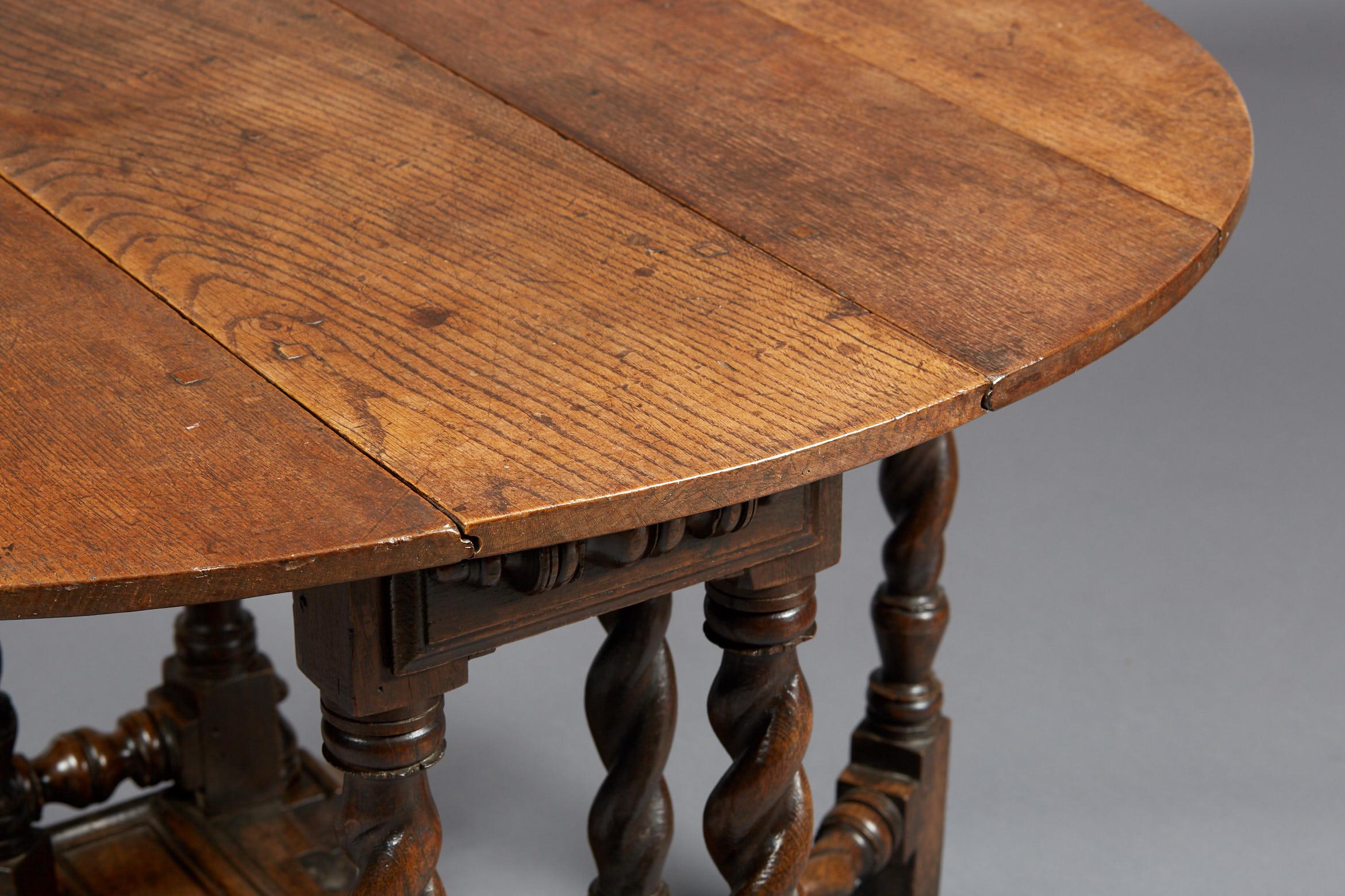 British Oak Platform Base Gate Leg Dining Table, Charles II / William & Mary, circa 1680 For Sale