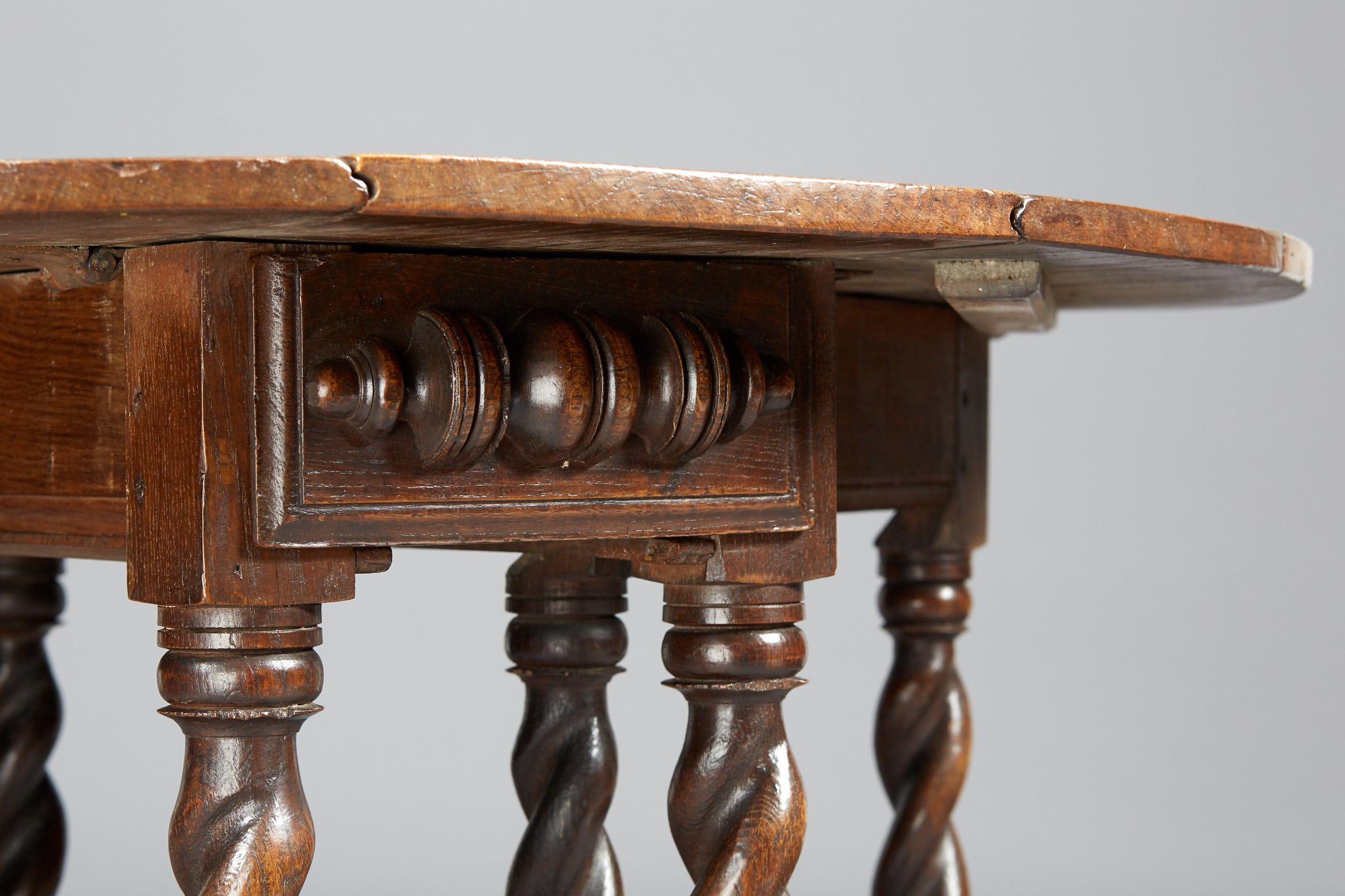 Turned Oak Platform Base Gate Leg Dining Table, Charles II / William & Mary, circa 1680 For Sale