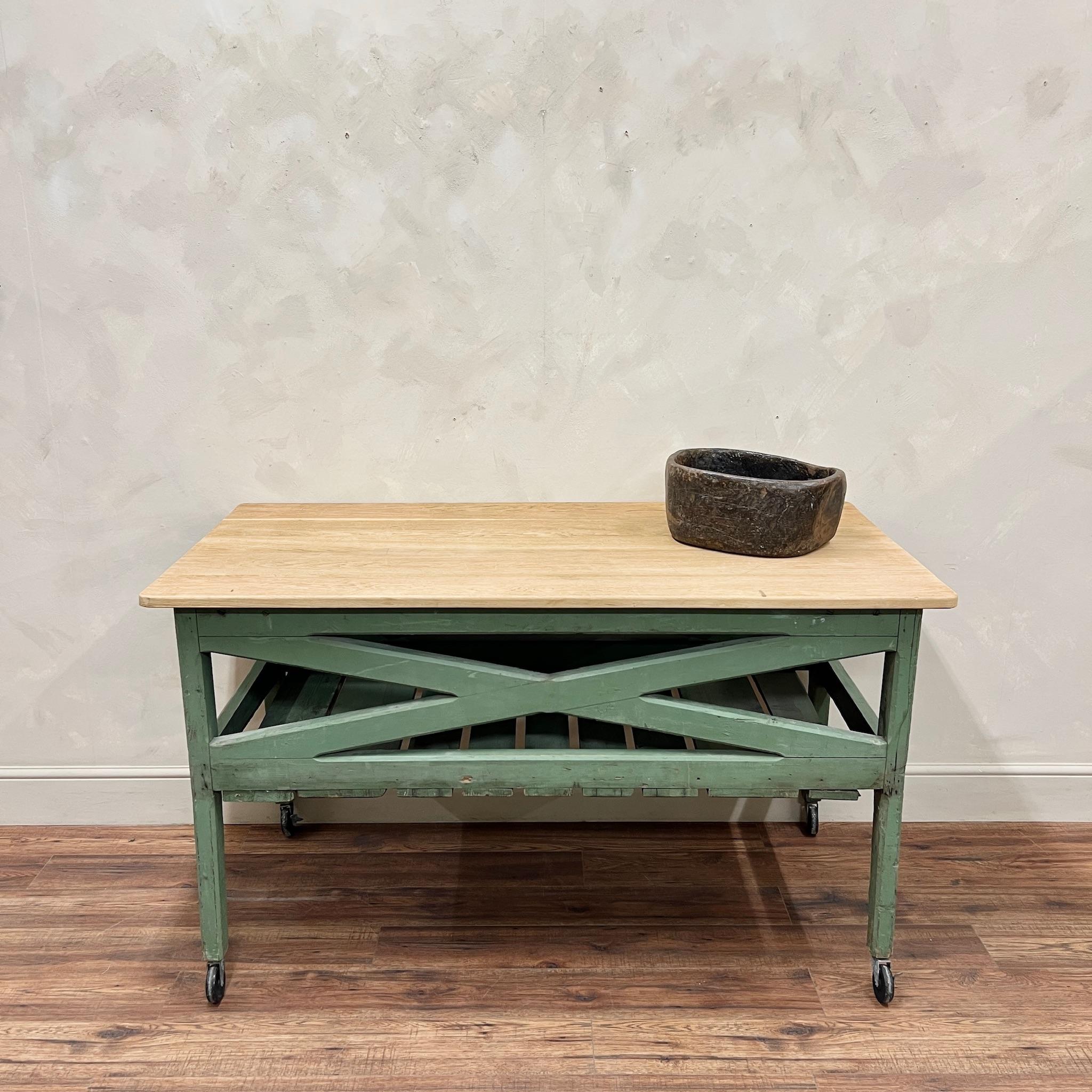 Tavolo da cucina Oak Prep Table Isola Verde in vendita 11