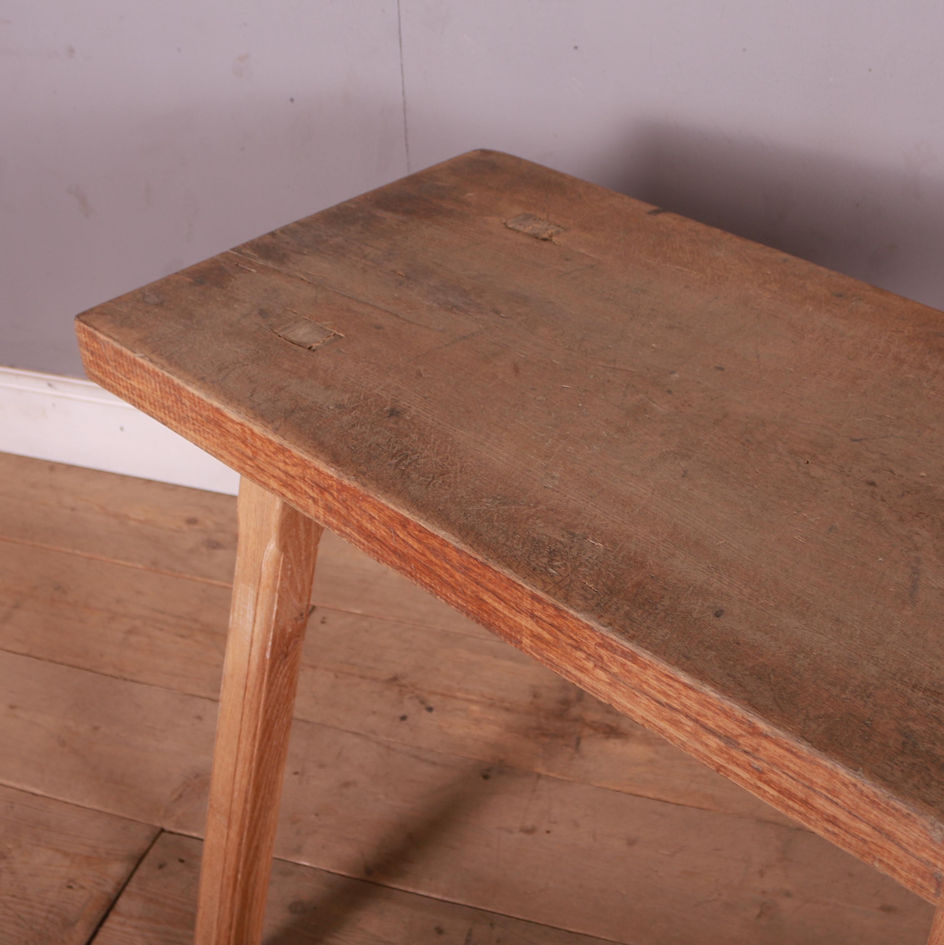 Oak Primitive Side Table In Good Condition In Leamington Spa, Warwickshire