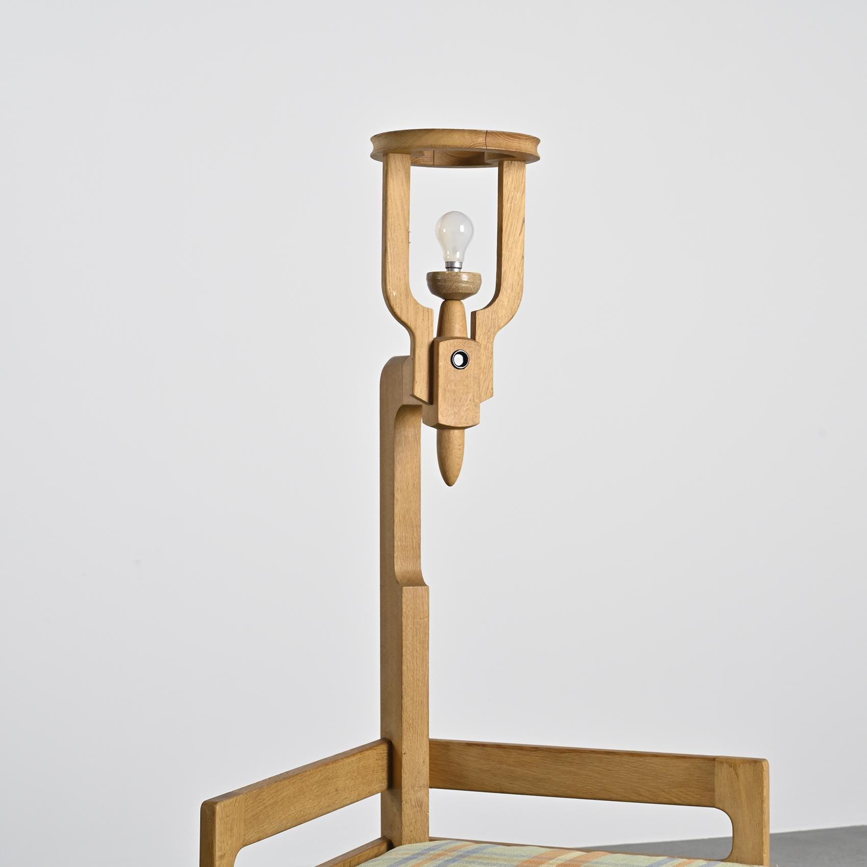 Sedia da lettura in Oak di Guillerme et Chambron, circa 1955 in vendita 3