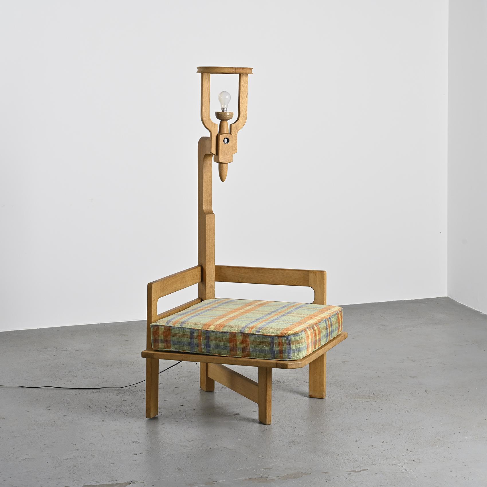 Sedia da lettura in Oak di Guillerme et Chambron, circa 1955 in vendita 1