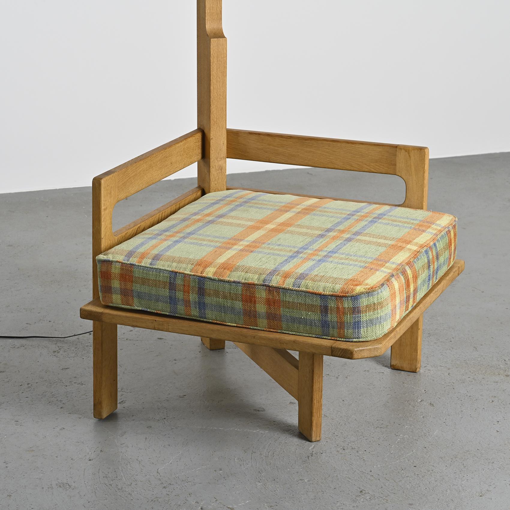 Sedia da lettura in Oak di Guillerme et Chambron, circa 1955 in vendita 2