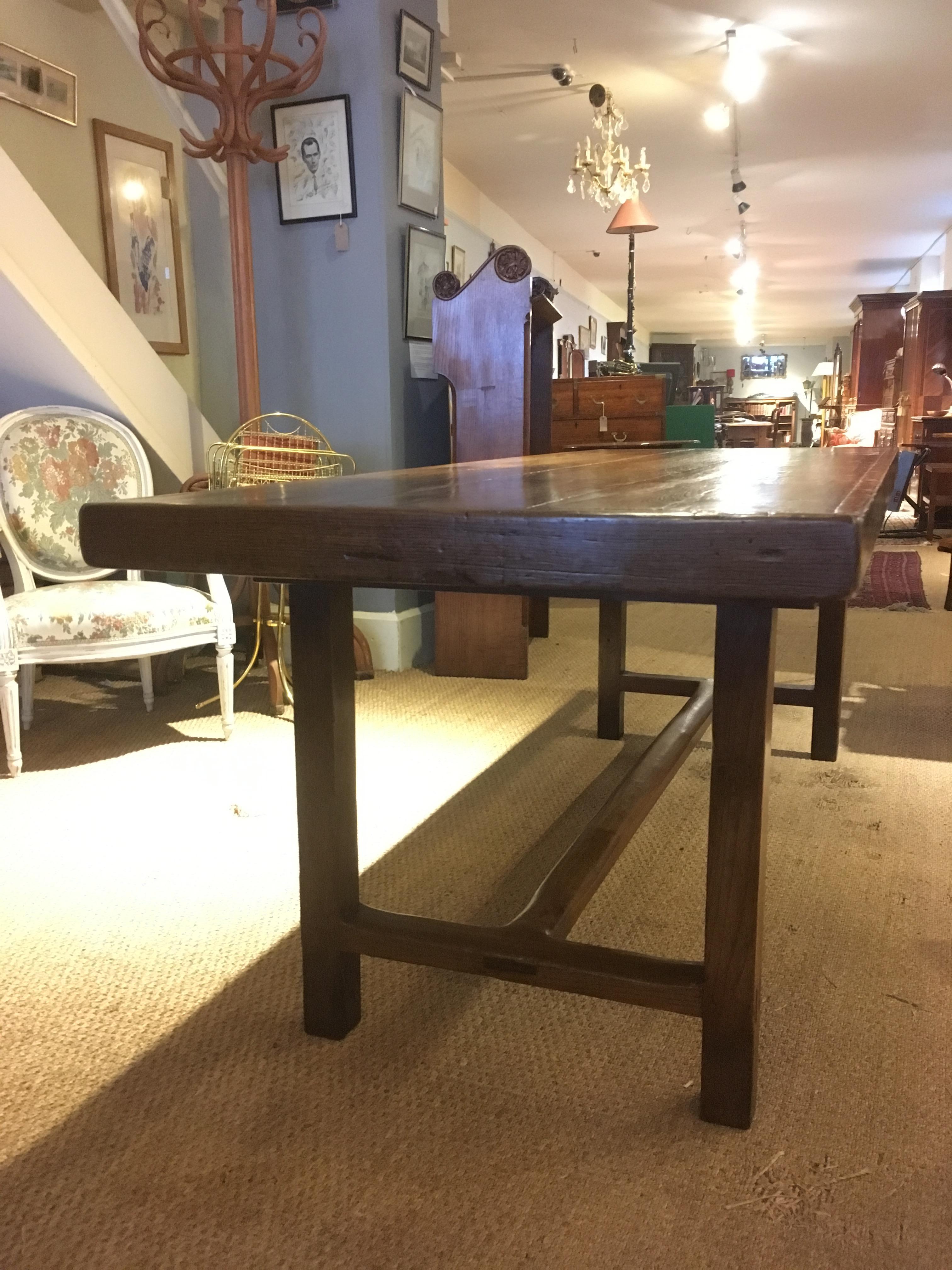 Oak Refectory Table In Good Condition In Honiton, Devon