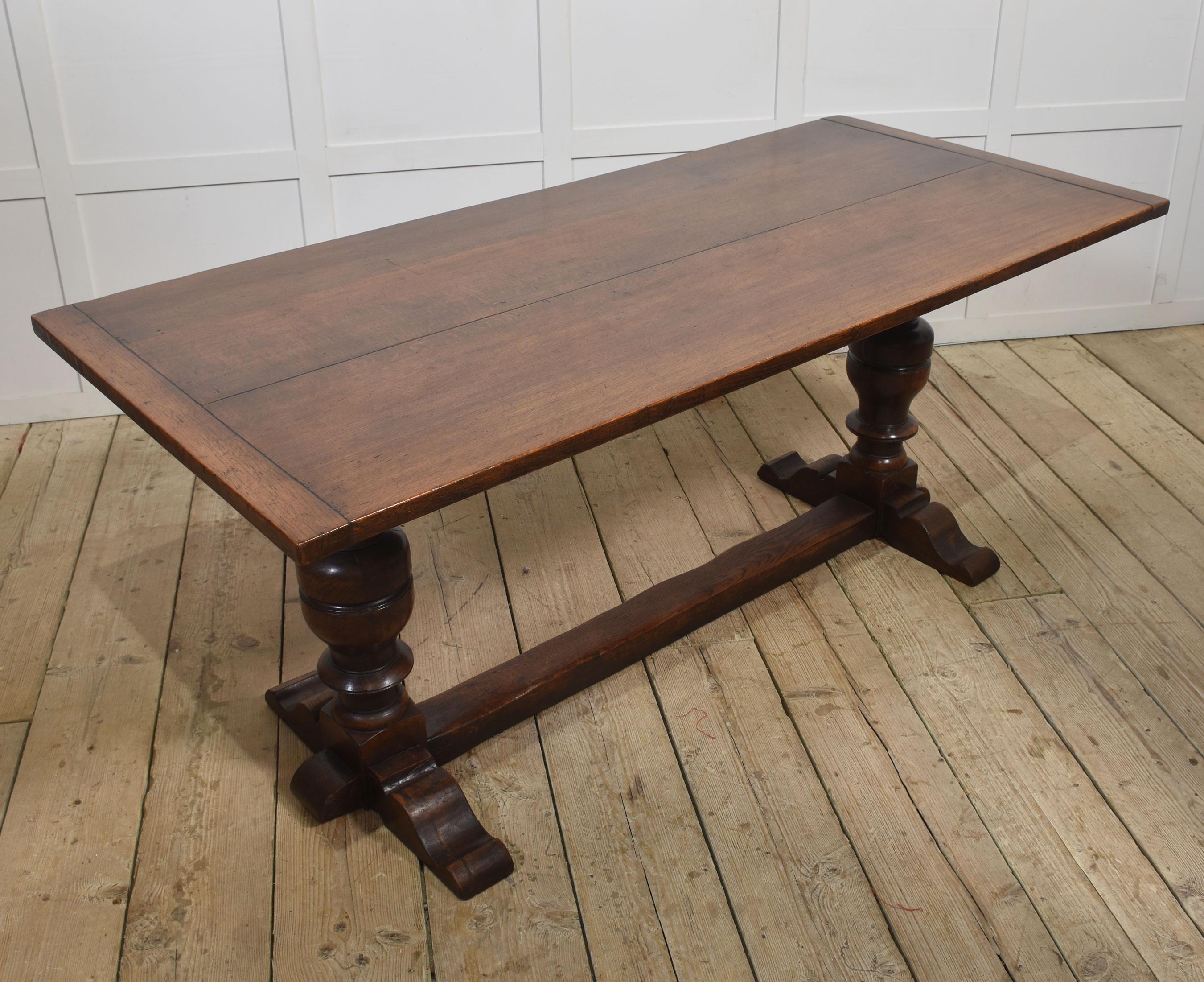 Oak refectory table In Good Condition For Sale In Cheshire, GB