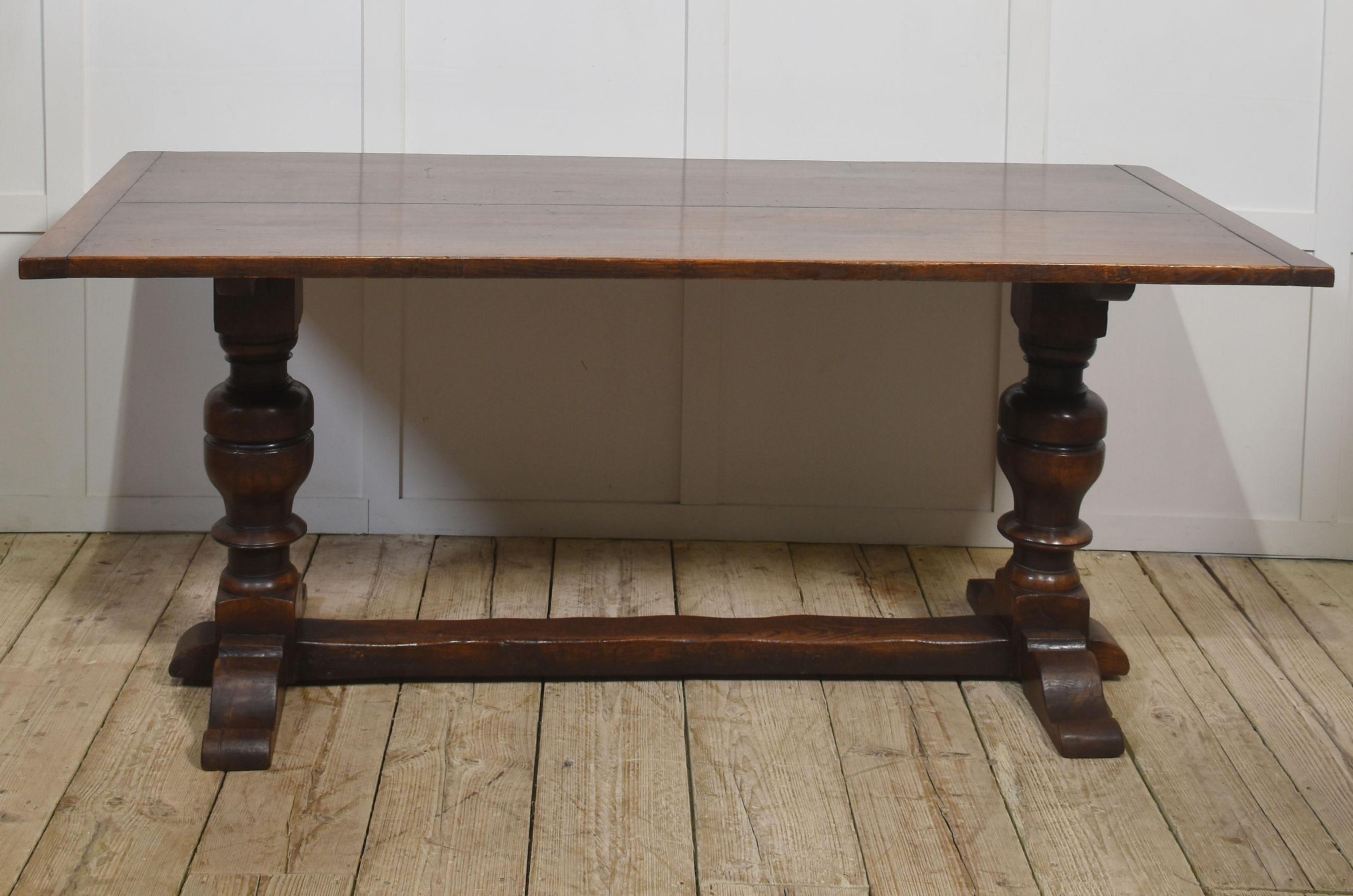 Oak refectory table For Sale 2