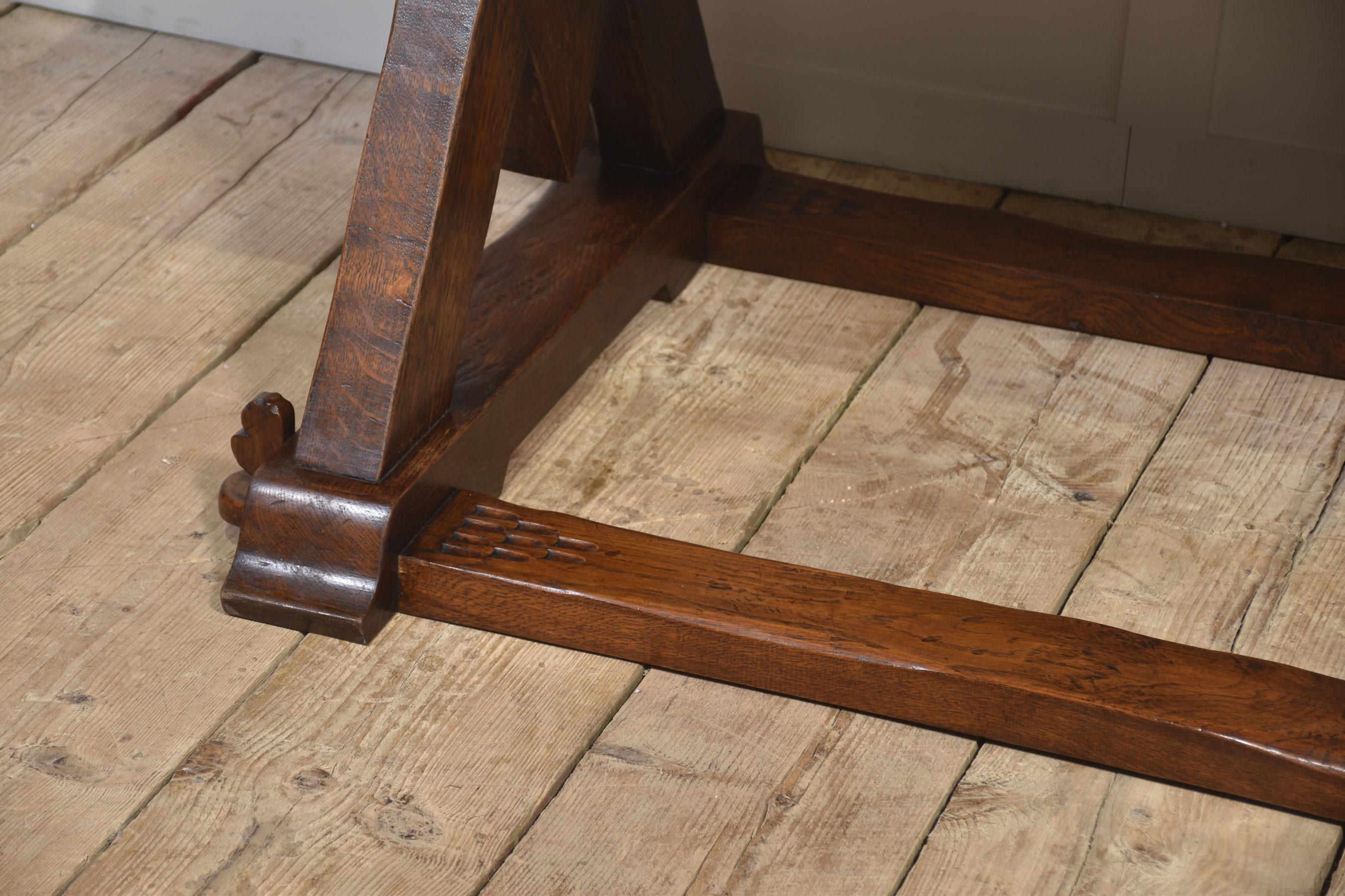 Oak refectory table For Sale 4