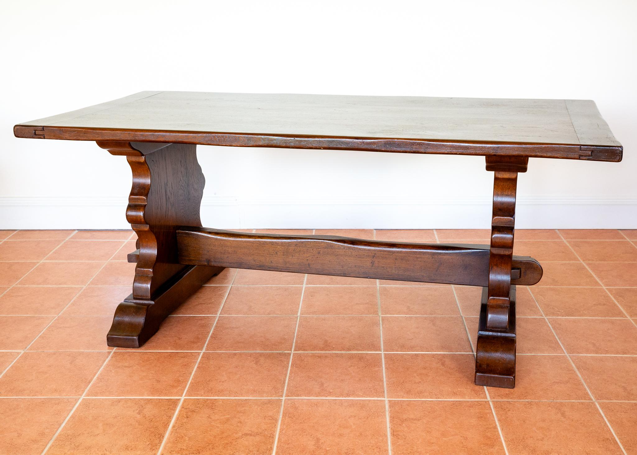 Table de salle à manger à tréteaux de réfectoire en chêne, ancienne ferme française, début du 20e siècle en vente 7