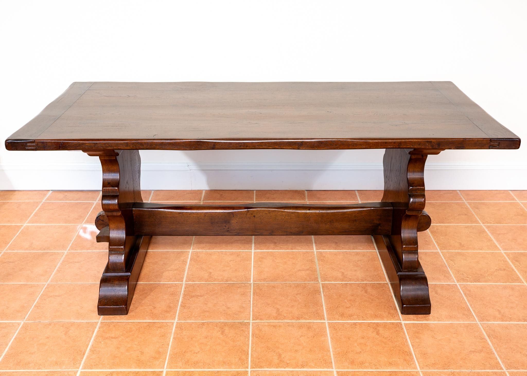 Table de salle à manger à tréteaux de réfectoire en chêne, ancienne ferme française, début du 20e siècle en vente 1