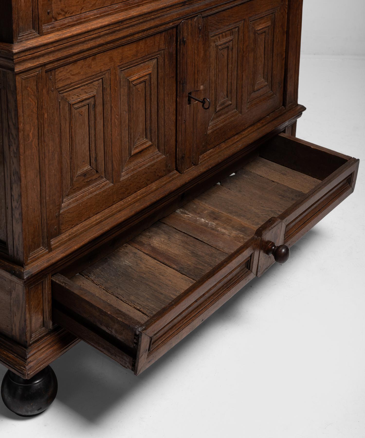 Oak Renaissance Cabinet, Netherlands, circa 1650 In Good Condition In Culver City, CA