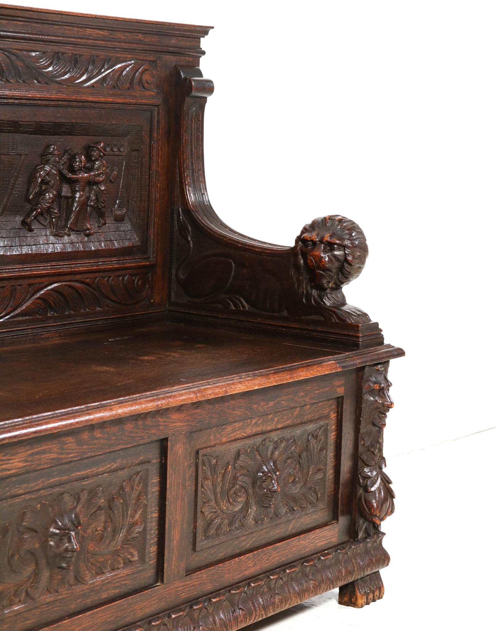 Oak Renaissance Revival Hall Bench with Hand-Carved Lions, 1890s For Sale 1