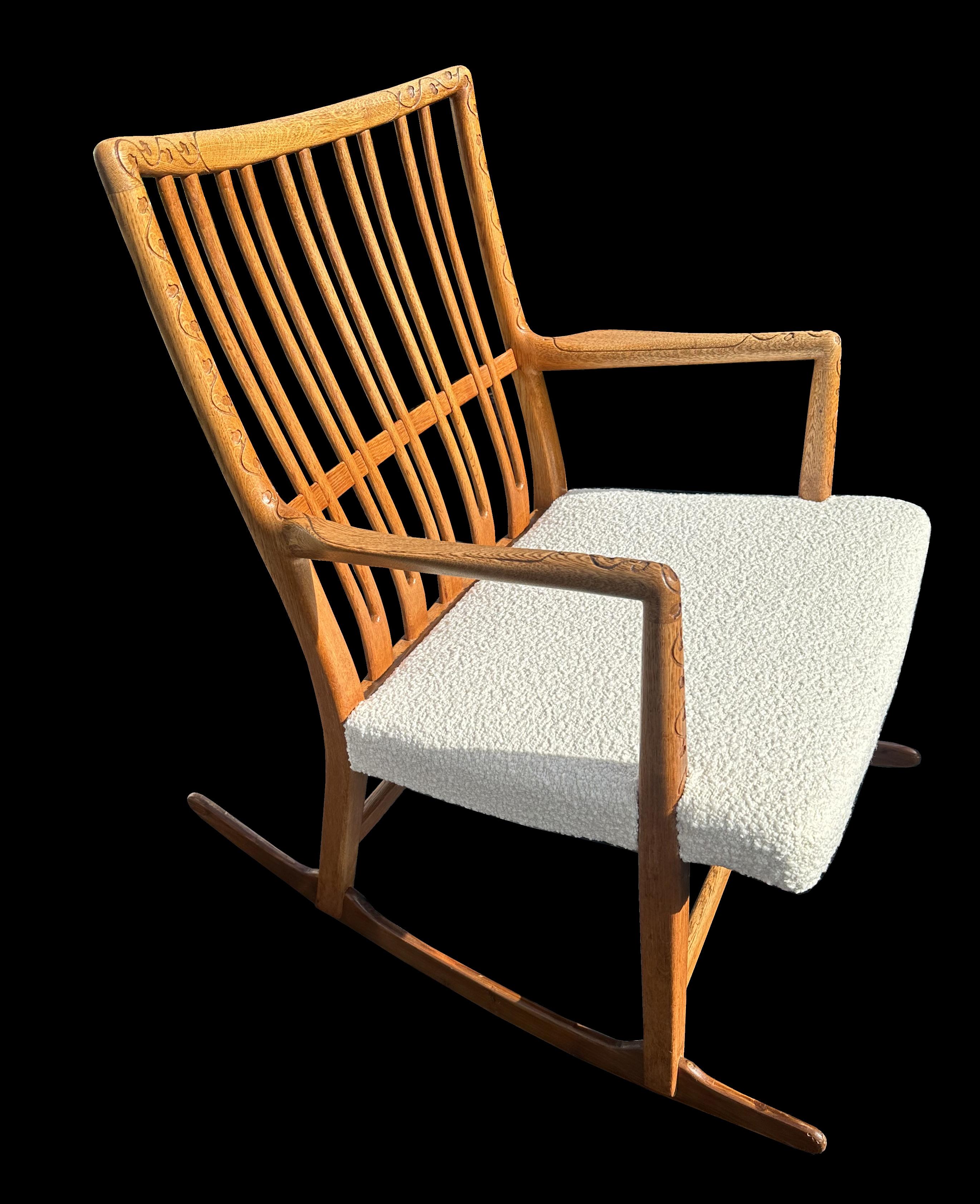 Oak Rocking Chair Model ML33 by Hans J.Wegner for Mikael Laursen In Good Condition For Sale In Little Burstead, Essex