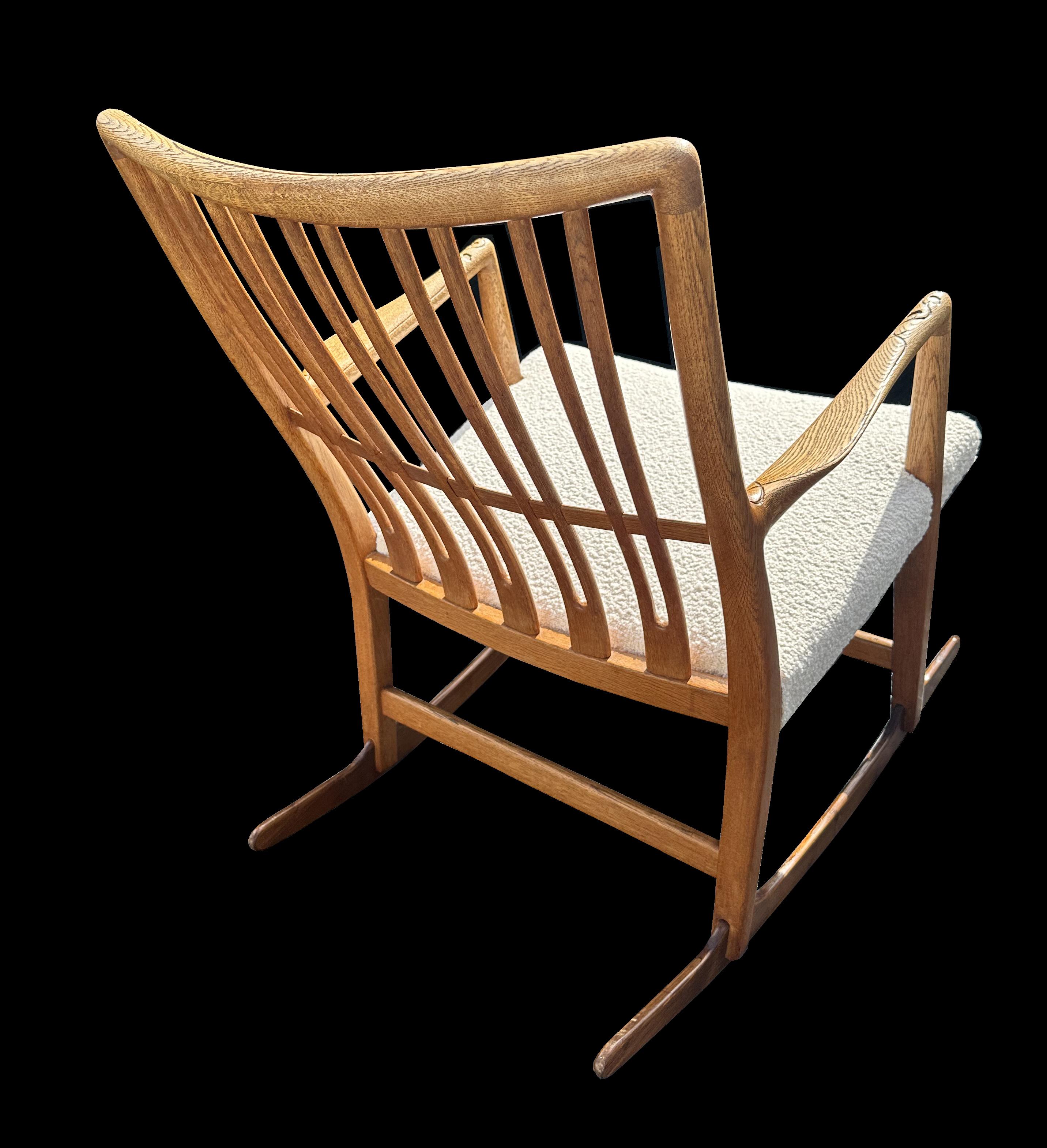 Mid-20th Century Oak Rocking Chair Model ML33 by Hans J.Wegner for Mikael Laursen For Sale