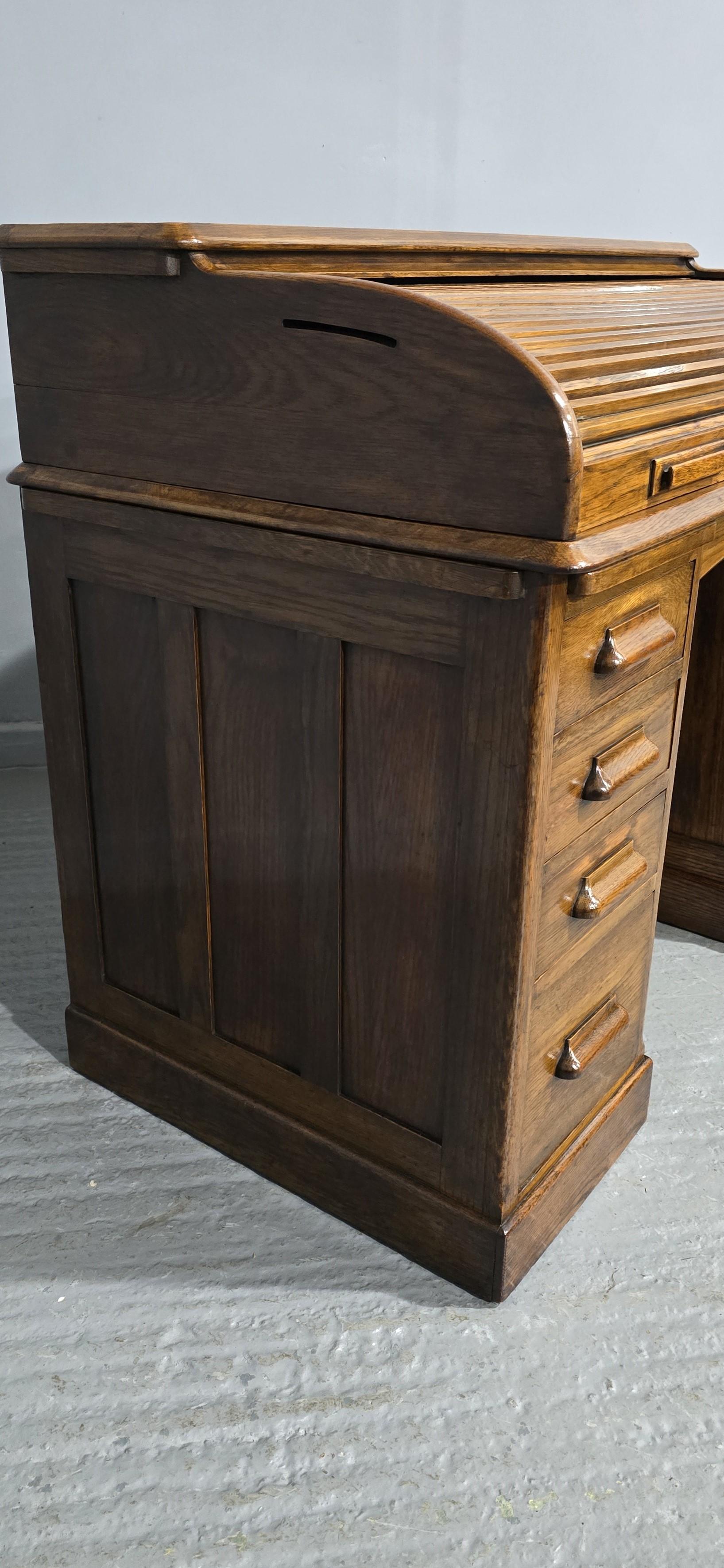 Chaise de bureau assortie et plateau à roulettes en Oak en vente 3