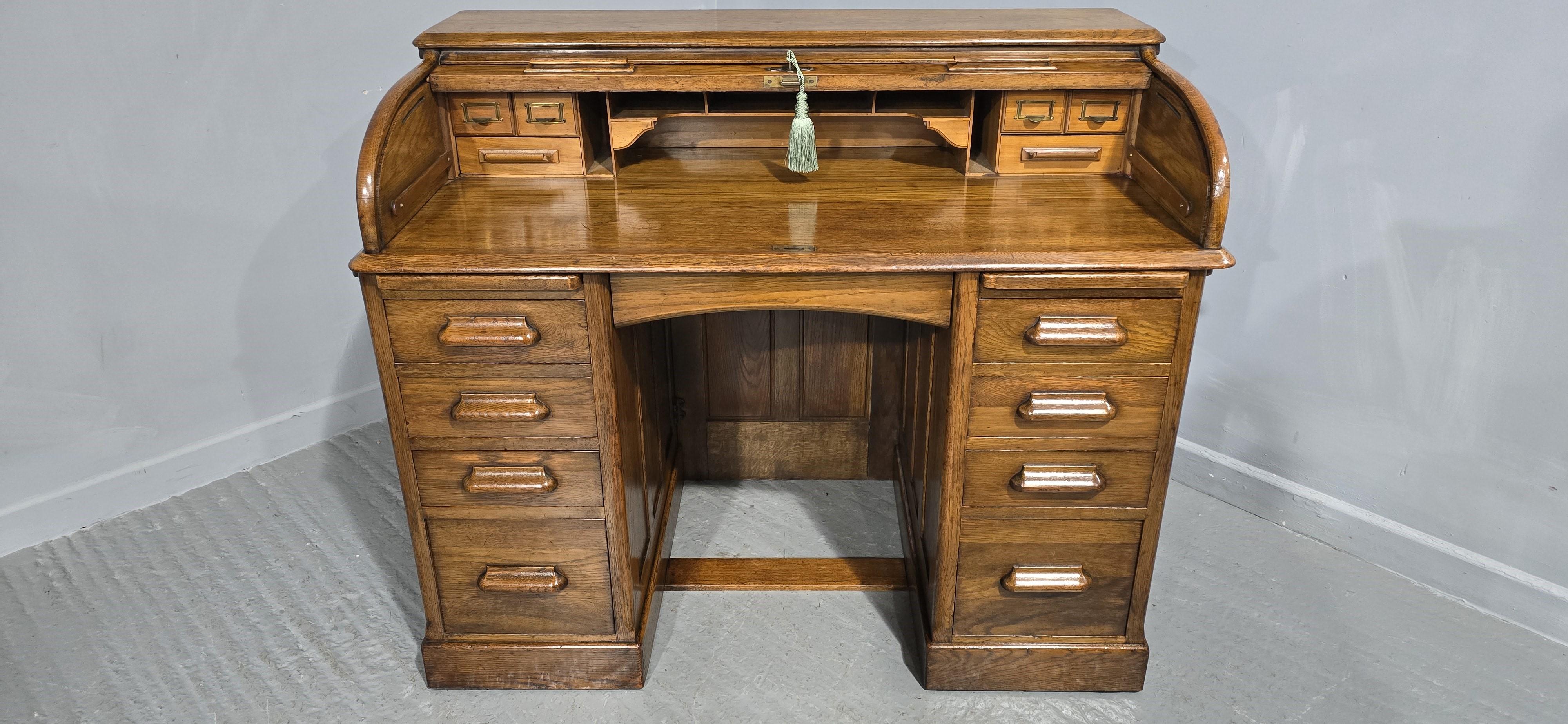 Chaise de bureau assortie et plateau à roulettes en Oak en vente 7