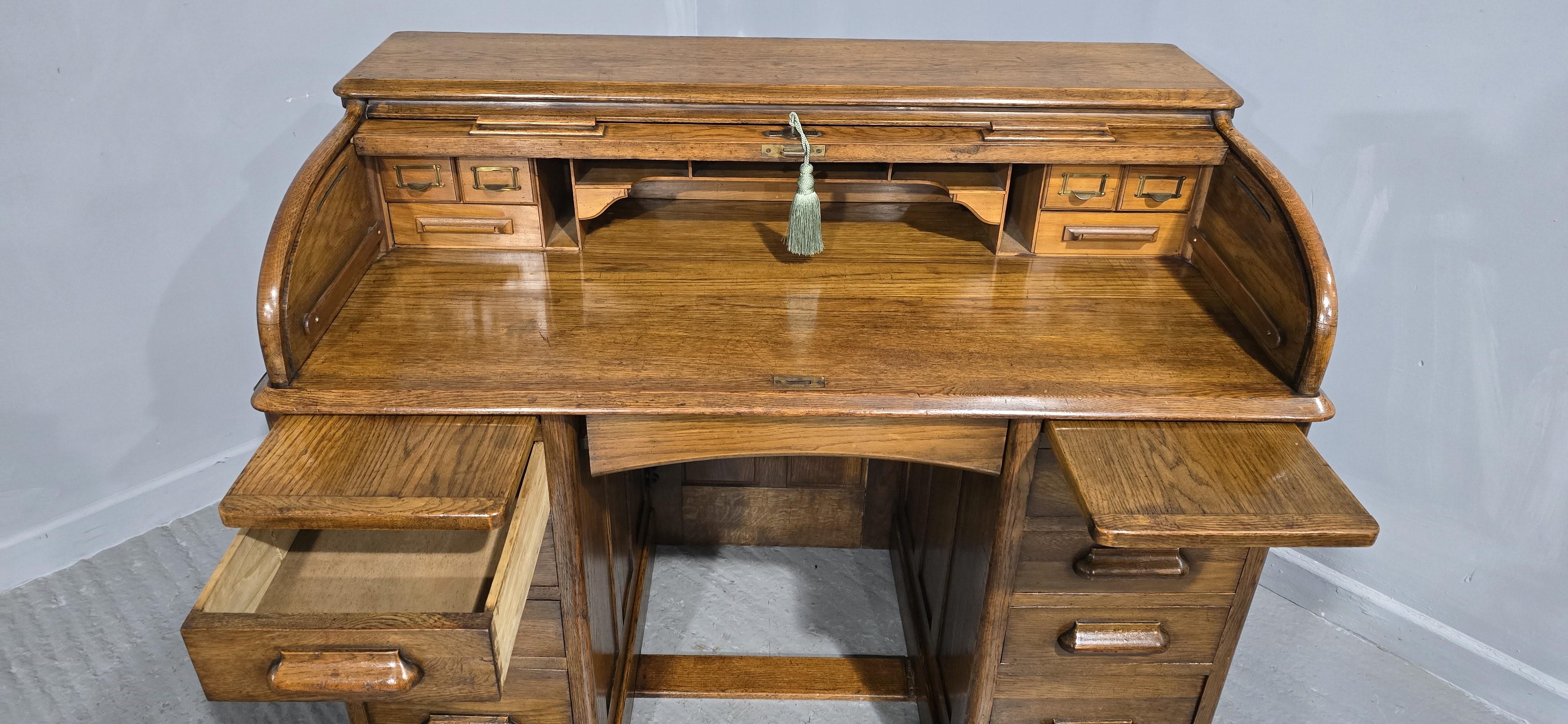 Chaise de bureau assortie et plateau à roulettes en Oak en vente 8