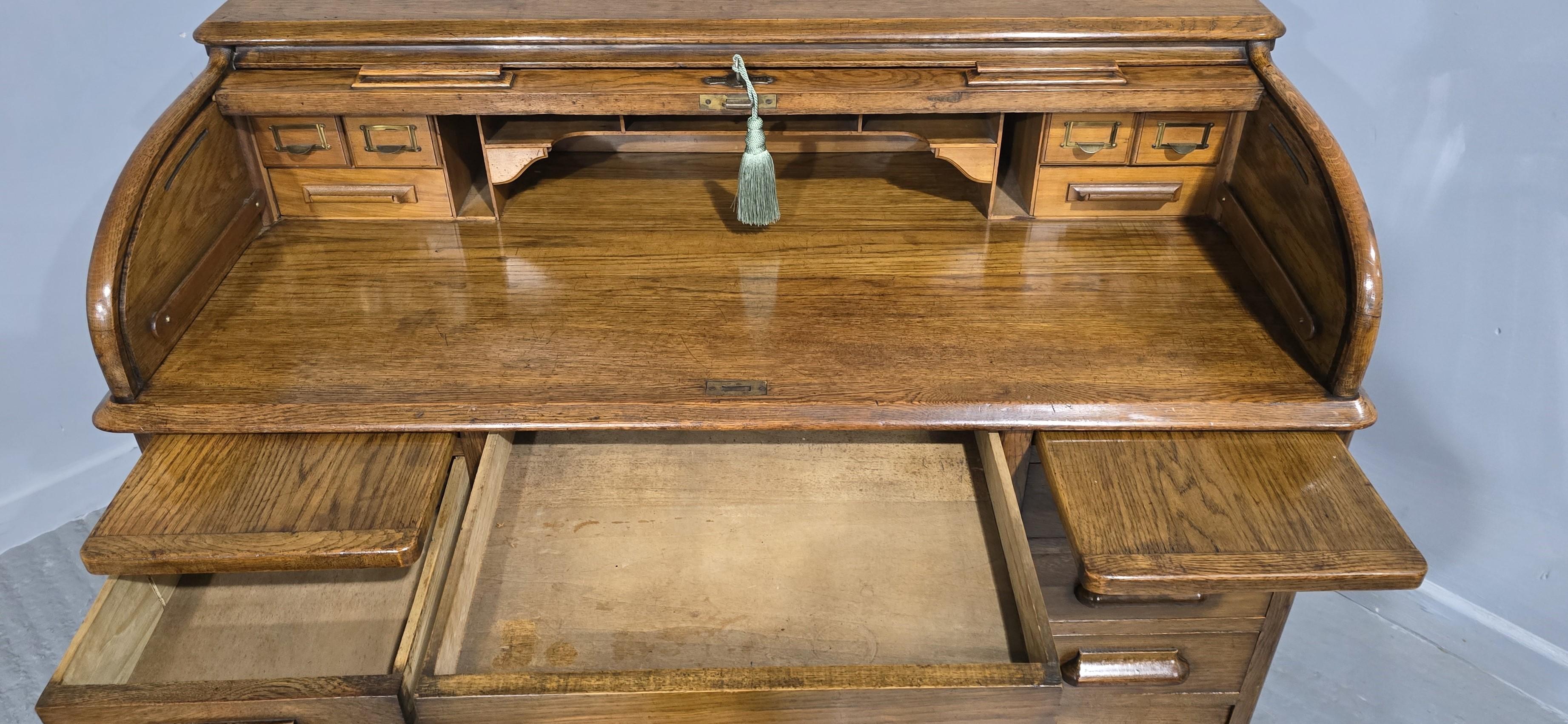 Chaise de bureau assortie et plateau à roulettes en Oak en vente 9