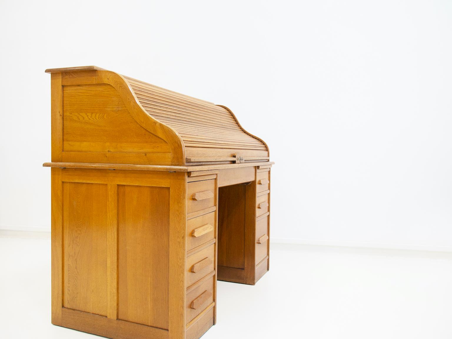 Oak Roll Top Secretary Desk For Sale at 1stDibs