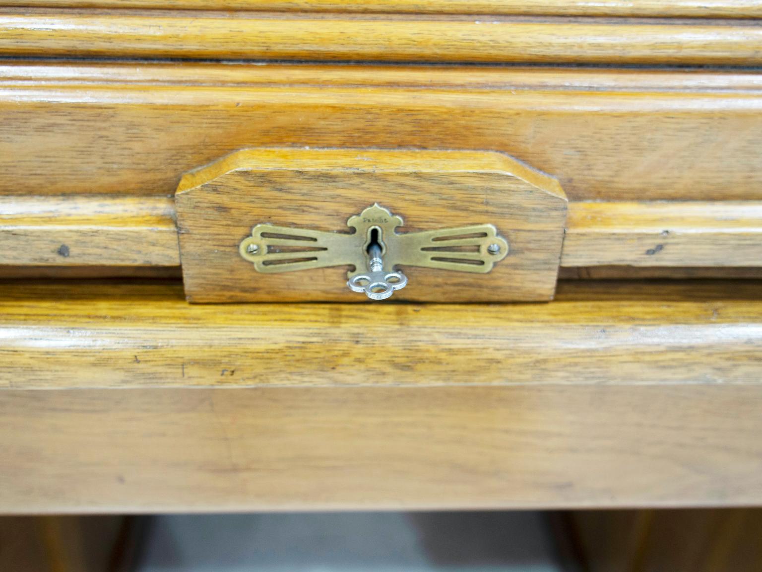 antique roll top desk 1900-1950