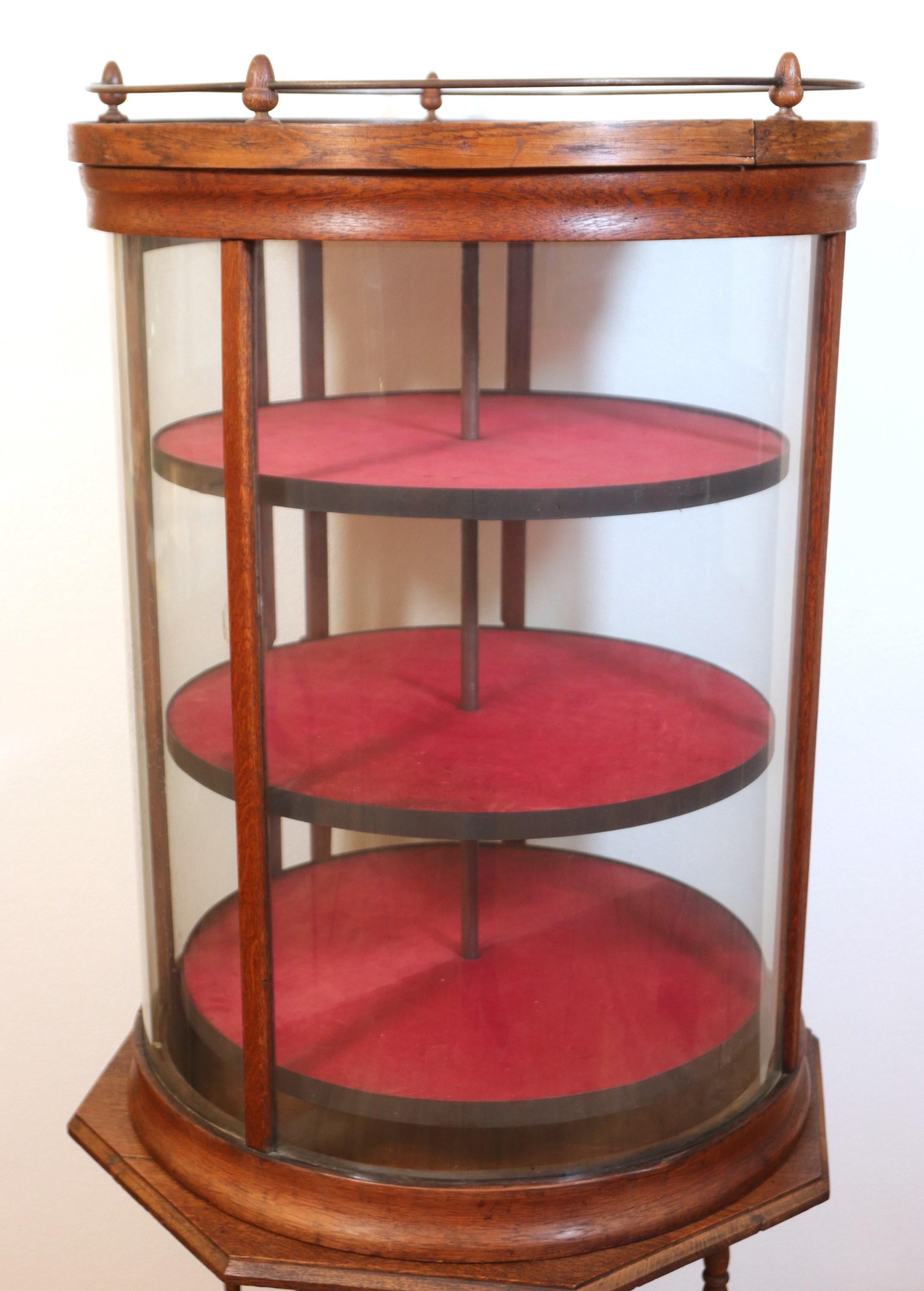 Oak Round Revolving Display Case w/ 3 Shelves & Spindle Legs, Antique In Good Condition In New York, NY